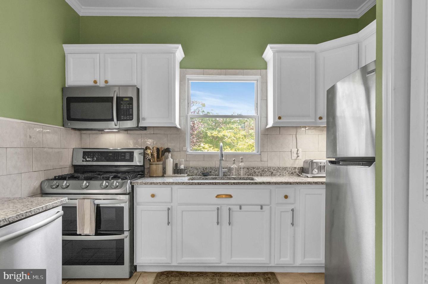 1526 GALES ST NE, WASHINGTON, District Of Columbia 20002, 2 Bedrooms Bedrooms, 4 Rooms Rooms,1 BathroomBathrooms,Residential,For sale,1526 GALES ST NE,DCDC2244444 MLS # DCDC2244444