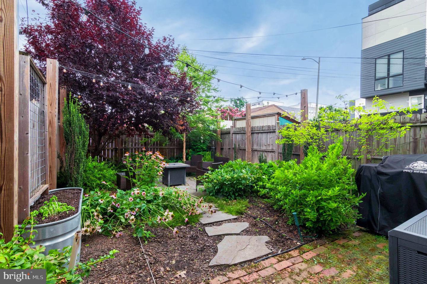 1526 GALES ST NE, WASHINGTON, District Of Columbia 20002, 2 Bedrooms Bedrooms, 4 Rooms Rooms,1 BathroomBathrooms,Residential,For sale,1526 GALES ST NE,DCDC2244444 MLS # DCDC2244444