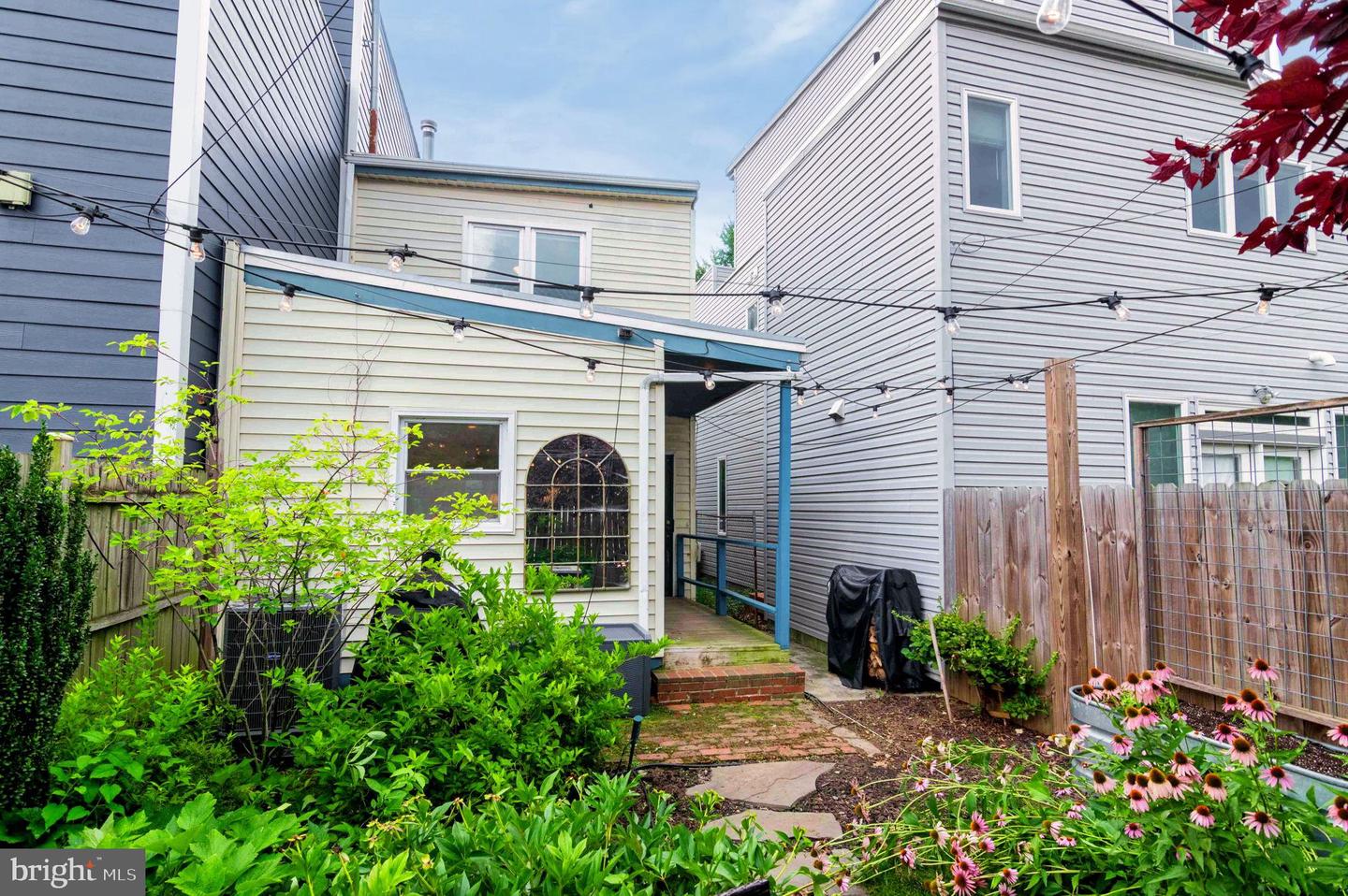 1526 GALES ST NE, WASHINGTON, District Of Columbia 20002, 2 Bedrooms Bedrooms, 4 Rooms Rooms,1 BathroomBathrooms,Residential,For sale,1526 GALES ST NE,DCDC2244444 MLS # DCDC2244444