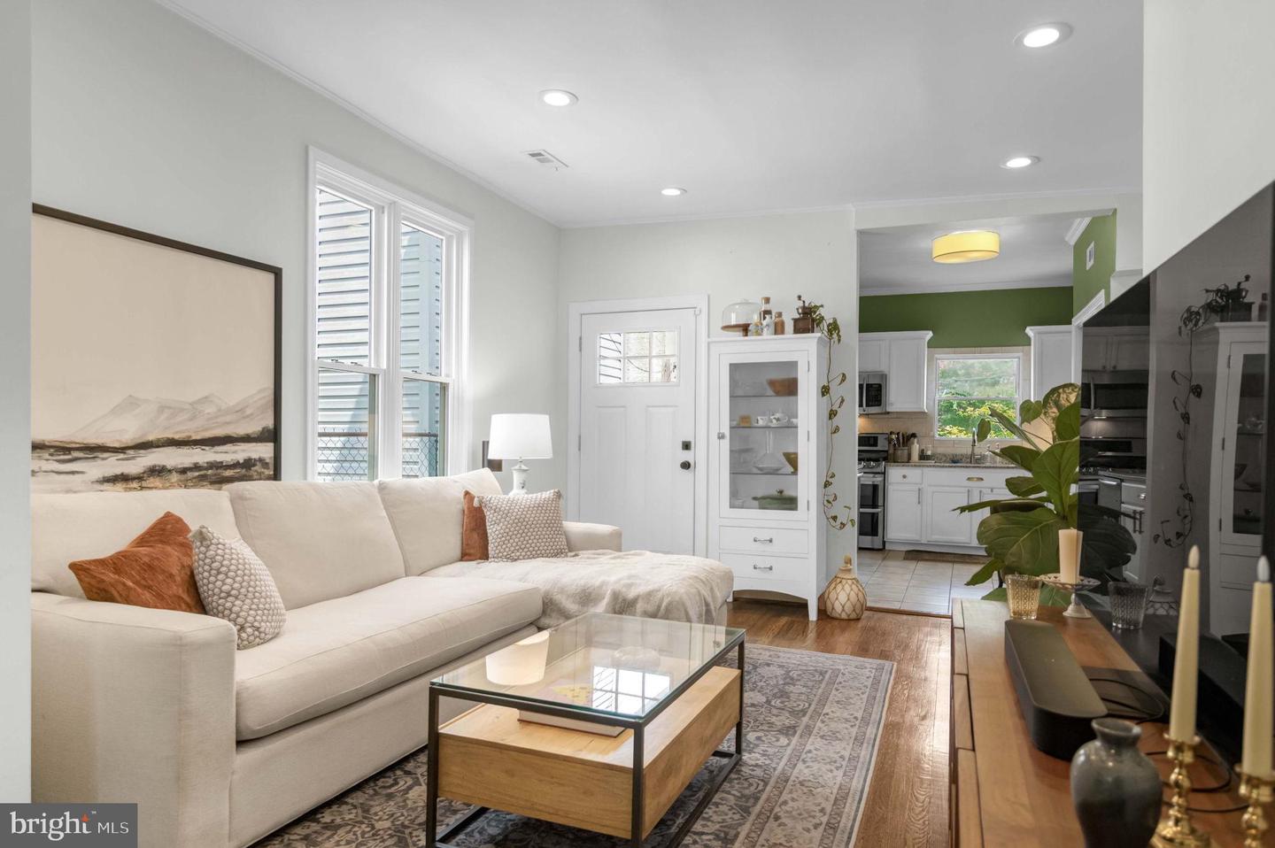 1526 GALES ST NE, WASHINGTON, District Of Columbia 20002, 2 Bedrooms Bedrooms, 4 Rooms Rooms,1 BathroomBathrooms,Residential,For sale,1526 GALES ST NE,DCDC2244444 MLS # DCDC2244444