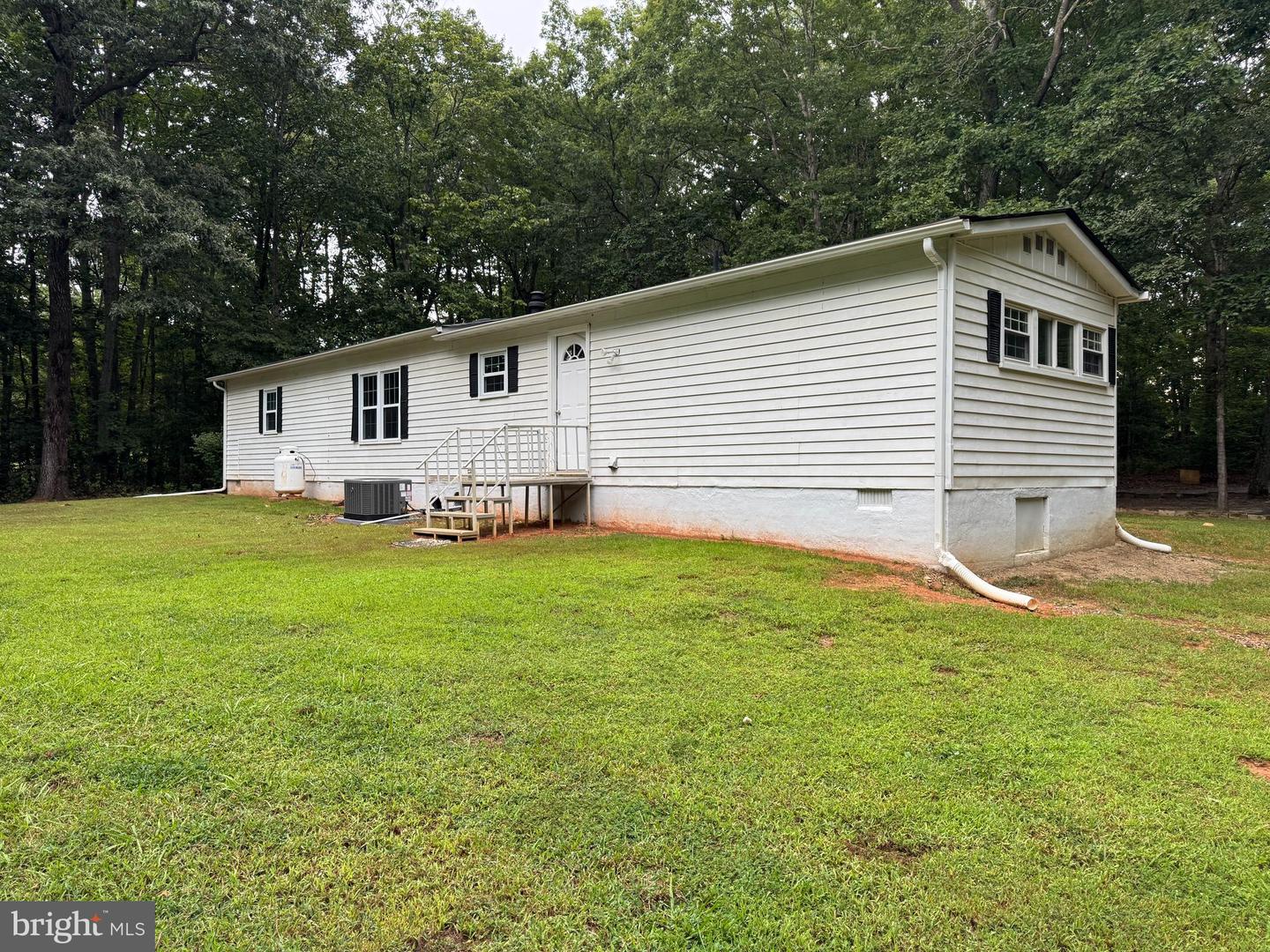 9216 LAWYERS RD, SPOTSYLVANIA, Virginia 22551, 2 Bedrooms Bedrooms, ,1 BathroomBathrooms,Residential,For sale,9216 LAWYERS RD,VASP2033022 MLS # VASP2033022