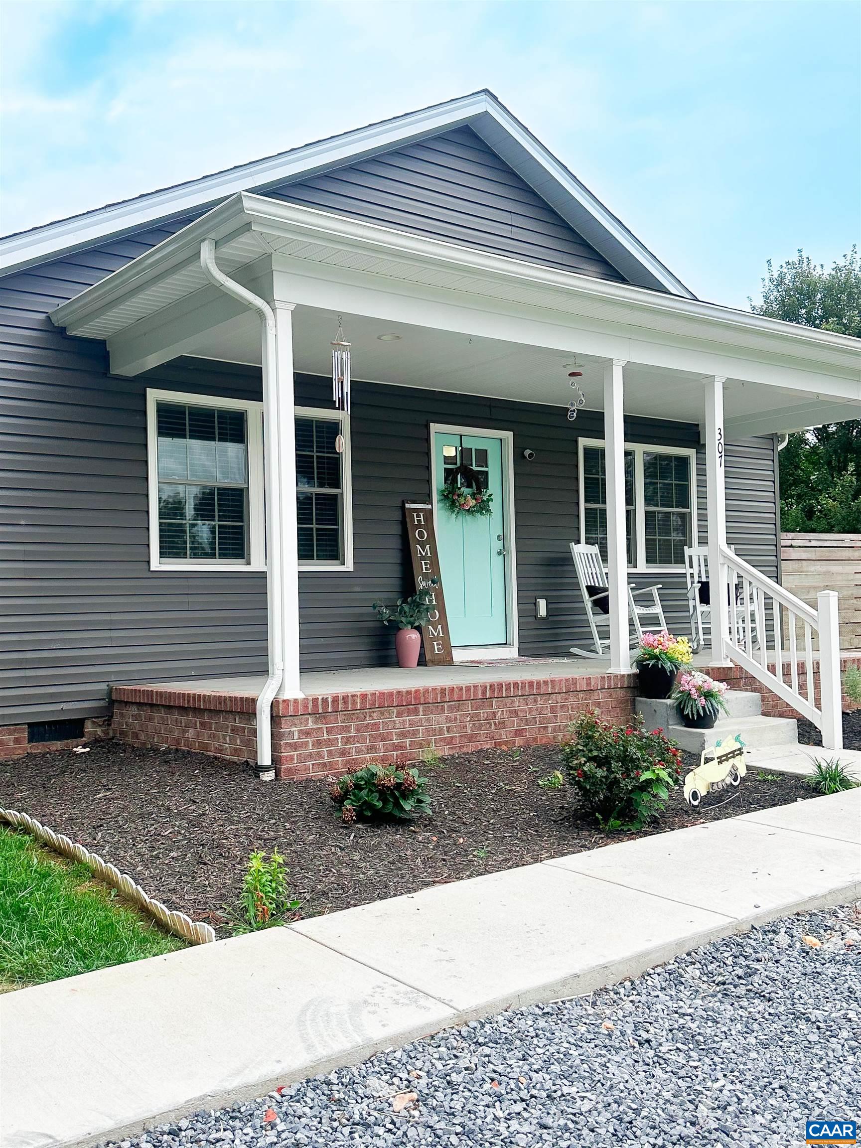 307 15TH ST, GROTTOES, Virginia 24441, 3 Bedrooms Bedrooms, ,2 BathroomsBathrooms,Residential,307 15th St.,307 15TH ST,673032 MLS # 673032