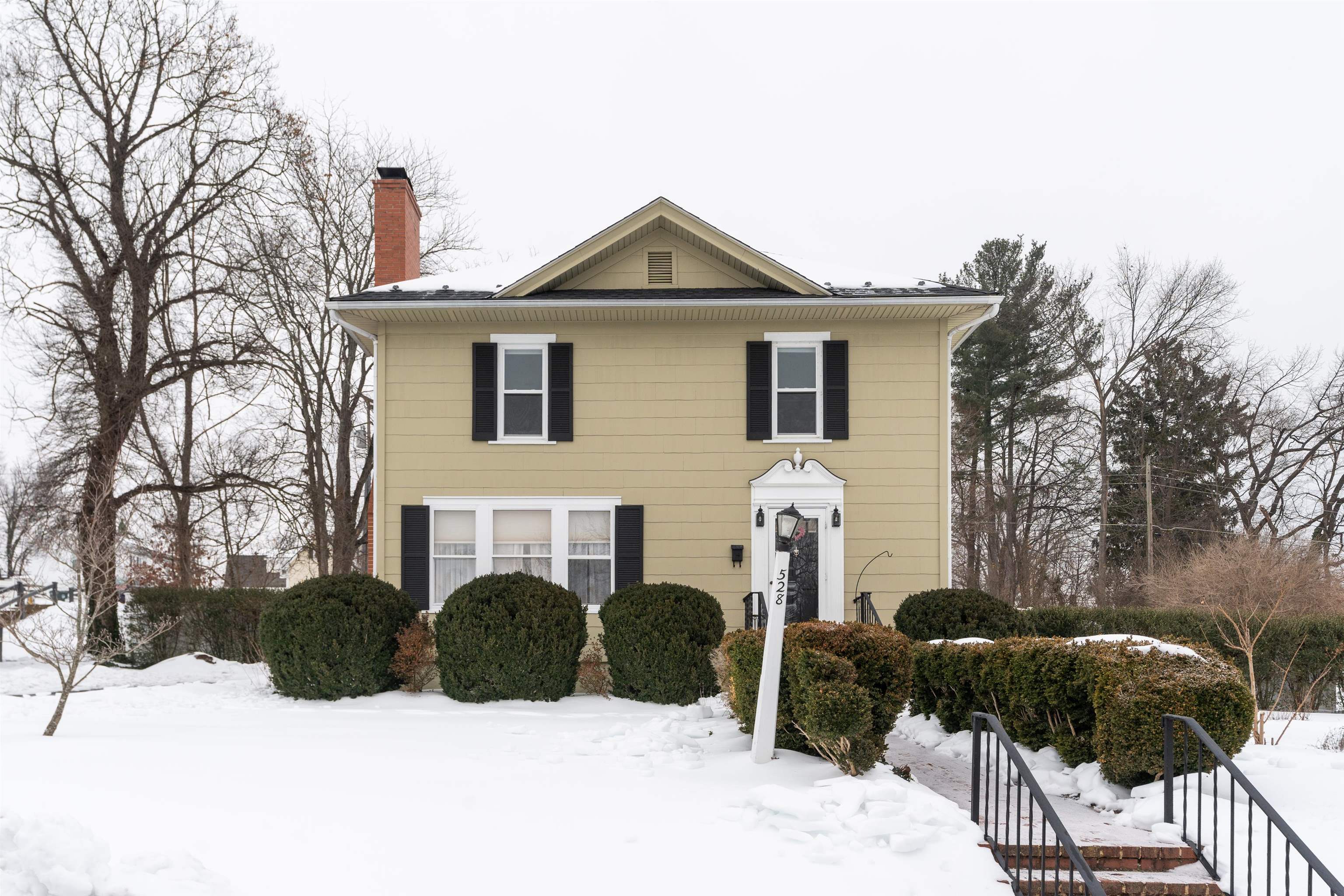 528 LOCUST AVE, WAYNESBORO, Virginia 22980, 4 Bedrooms Bedrooms, ,2 BathroomsBathrooms,Residential,528 LOCUST AVE,673033 MLS # 673033