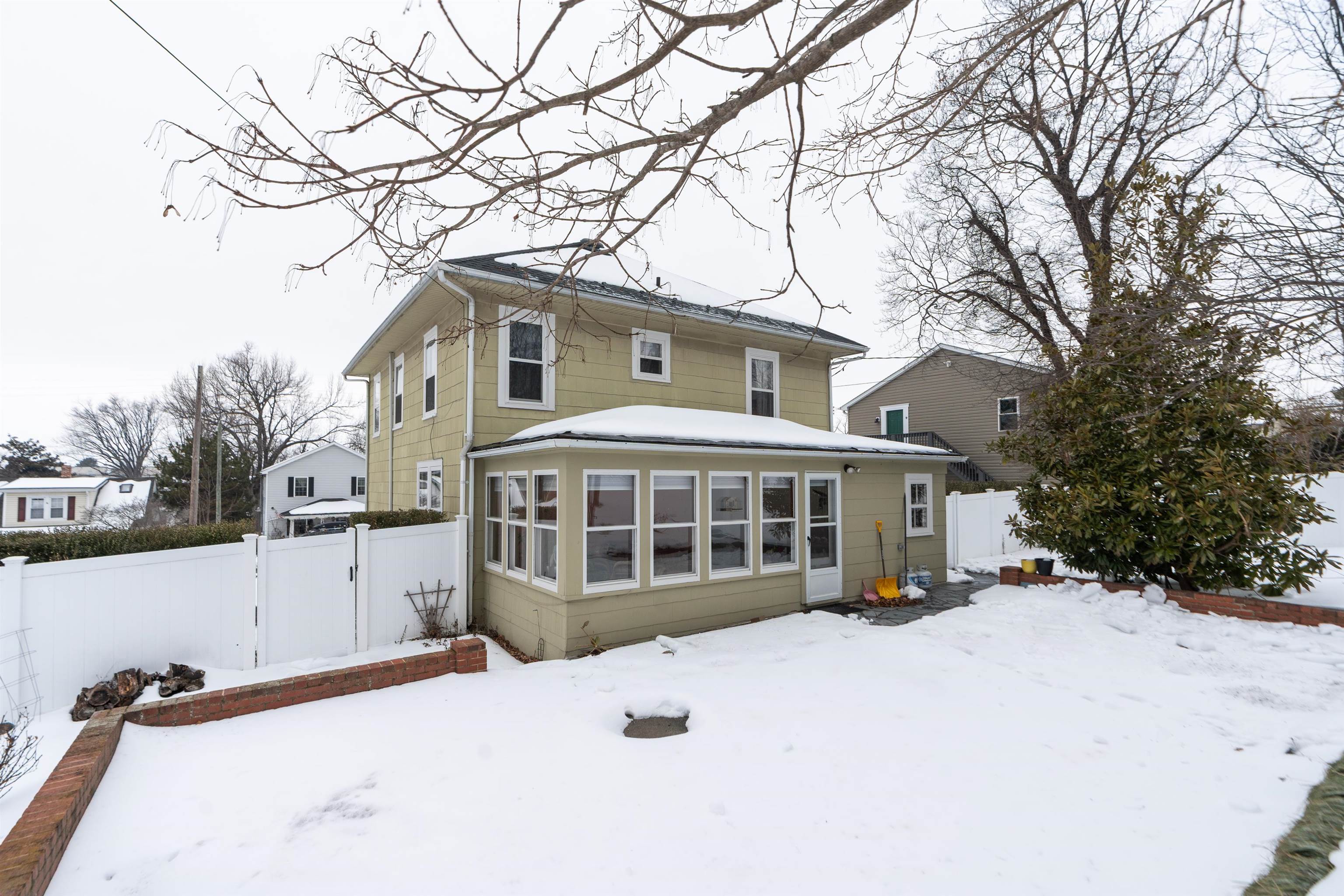 528 LOCUST AVE, WAYNESBORO, Virginia 22980, 4 Bedrooms Bedrooms, ,2 BathroomsBathrooms,Residential,528 LOCUST AVE,673033 MLS # 673033