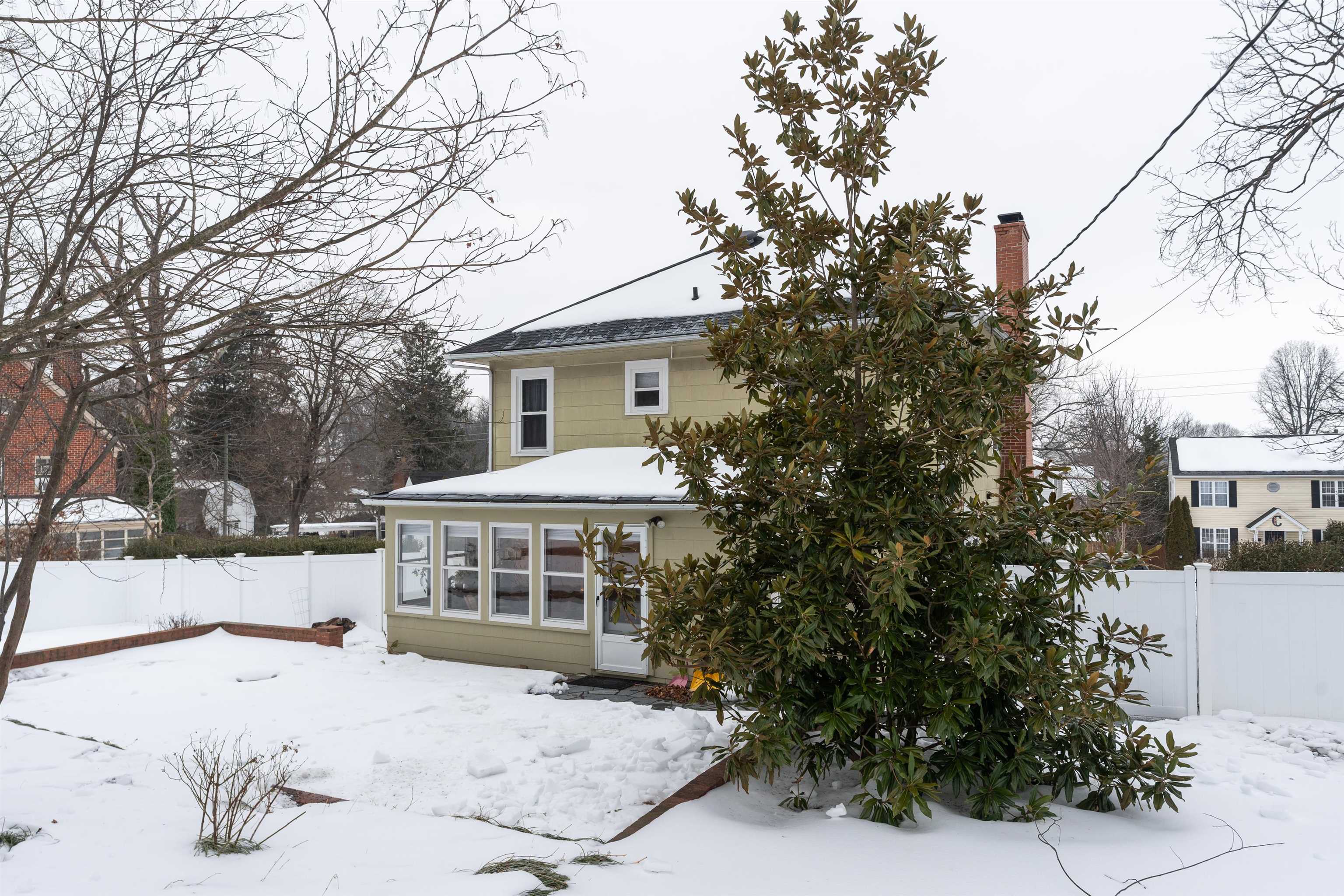 528 LOCUST AVE, WAYNESBORO, Virginia 22980, 4 Bedrooms Bedrooms, ,2 BathroomsBathrooms,Residential,528 LOCUST AVE,673033 MLS # 673033