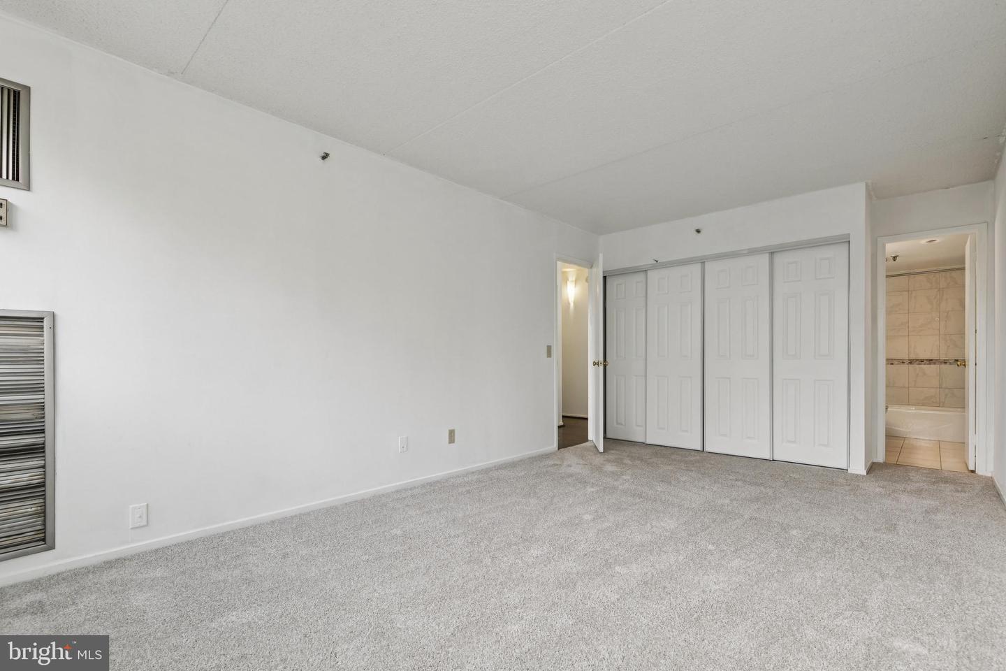 5911 EDSALL RD #801, ALEXANDRIA, Virginia 22304, 2 Bedrooms Bedrooms, ,2 BathroomsBathrooms,Residential,For sale,5911 EDSALL RD #801,VAAX2051842 MLS # VAAX2051842