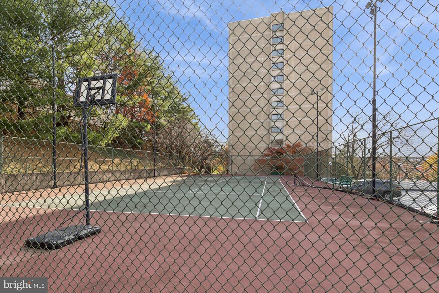 5911 EDSALL RD #801, ALEXANDRIA, Virginia 22304, 2 Bedrooms Bedrooms, ,2 BathroomsBathrooms,Residential,For sale,5911 EDSALL RD #801,VAAX2051842 MLS # VAAX2051842