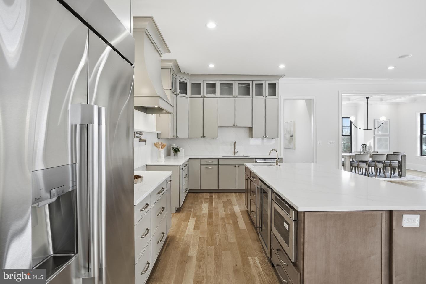 6512 WILLIAMSBURG BLVD, ARLINGTON, Virginia 22213, 6 Bedrooms Bedrooms, ,5 BathroomsBathrooms,Residential,For sale,6512 WILLIAMSBURG BLVD,VAAR2067378 MLS # VAAR2067378