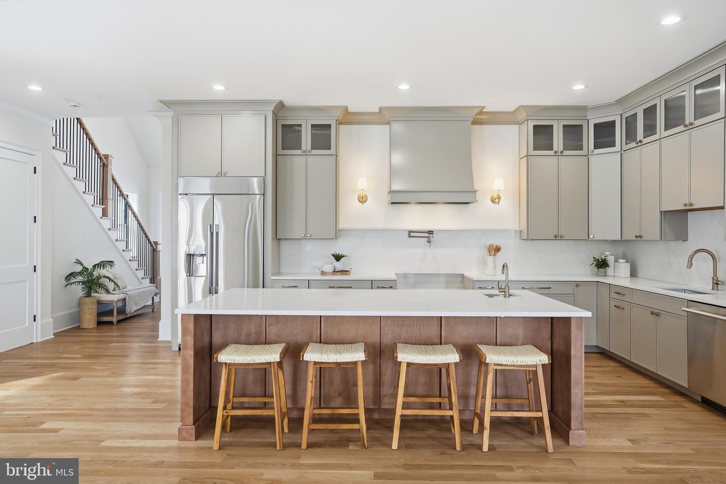 6512 WILLIAMSBURG BLVD, ARLINGTON, Virginia 22213, 6 Bedrooms Bedrooms, ,5 BathroomsBathrooms,Residential,For sale,6512 WILLIAMSBURG BLVD,VAAR2067378 MLS # VAAR2067378