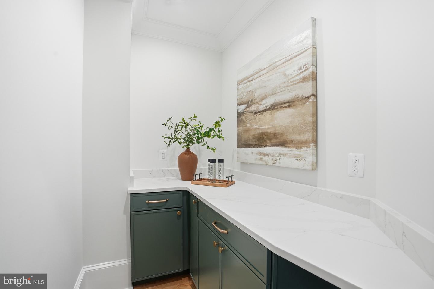 6512 WILLIAMSBURG BLVD, ARLINGTON, Virginia 22213, 6 Bedrooms Bedrooms, ,5 BathroomsBathrooms,Residential,For sale,6512 WILLIAMSBURG BLVD,VAAR2067378 MLS # VAAR2067378