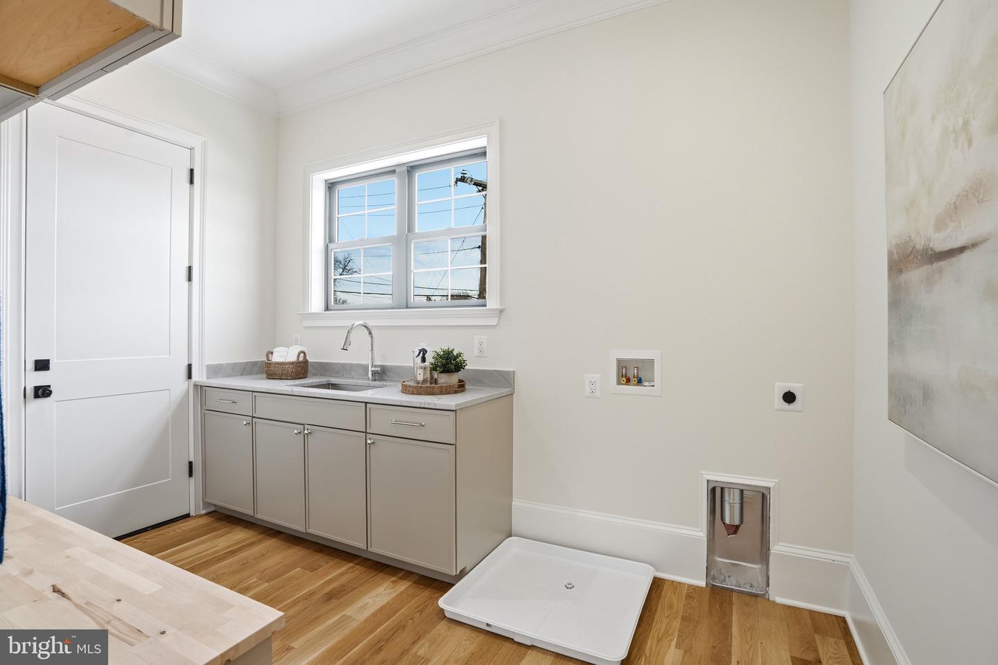 6512 WILLIAMSBURG BLVD, ARLINGTON, Virginia 22213, 6 Bedrooms Bedrooms, ,5 BathroomsBathrooms,Residential,For sale,6512 WILLIAMSBURG BLVD,VAAR2067378 MLS # VAAR2067378