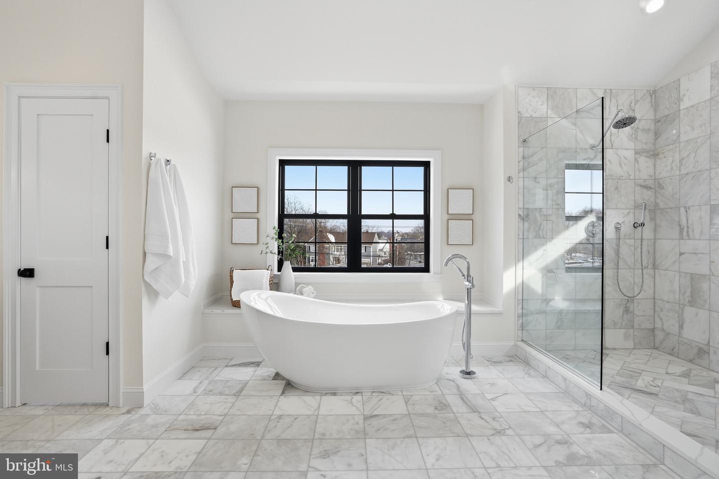 6512 WILLIAMSBURG BLVD, ARLINGTON, Virginia 22213, 6 Bedrooms Bedrooms, ,5 BathroomsBathrooms,Residential,For sale,6512 WILLIAMSBURG BLVD,VAAR2067378 MLS # VAAR2067378