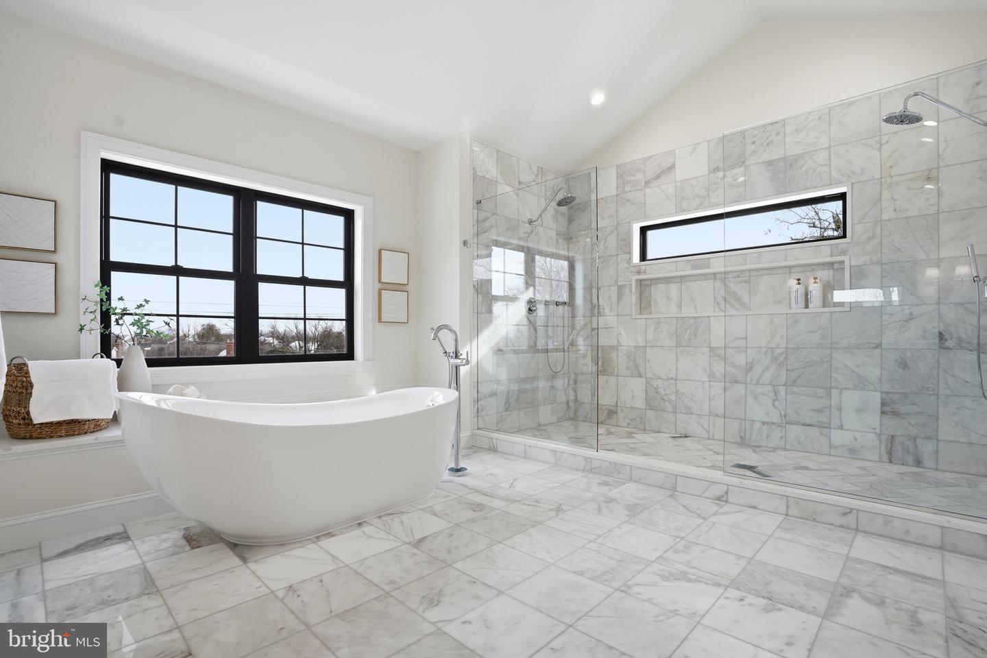 6512 WILLIAMSBURG BLVD, ARLINGTON, Virginia 22213, 6 Bedrooms Bedrooms, ,5 BathroomsBathrooms,Residential,For sale,6512 WILLIAMSBURG BLVD,VAAR2067378 MLS # VAAR2067378