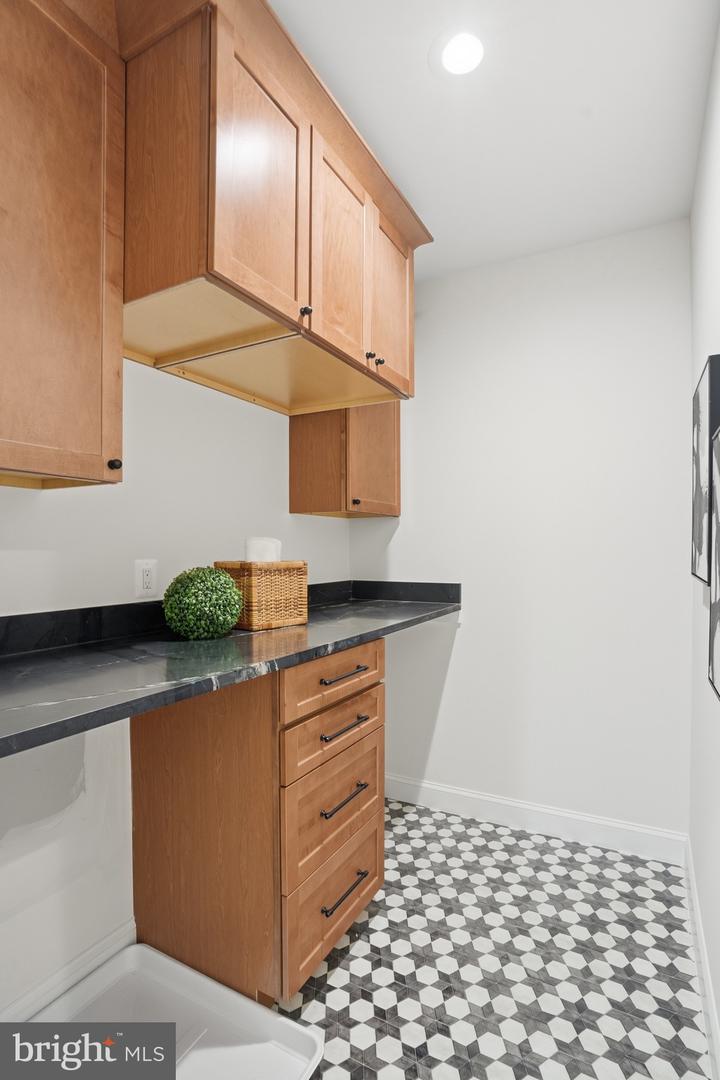 6512 WILLIAMSBURG BLVD, ARLINGTON, Virginia 22213, 6 Bedrooms Bedrooms, ,5 BathroomsBathrooms,Residential,For sale,6512 WILLIAMSBURG BLVD,VAAR2067378 MLS # VAAR2067378