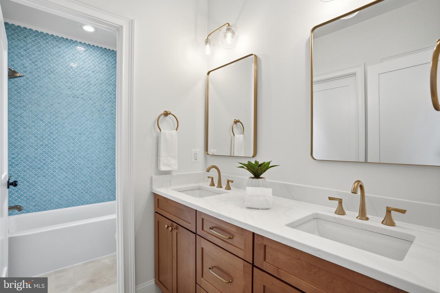 6512 WILLIAMSBURG BLVD, ARLINGTON, Virginia 22213, 6 Bedrooms Bedrooms, ,5 BathroomsBathrooms,Residential,For sale,6512 WILLIAMSBURG BLVD,VAAR2067378 MLS # VAAR2067378