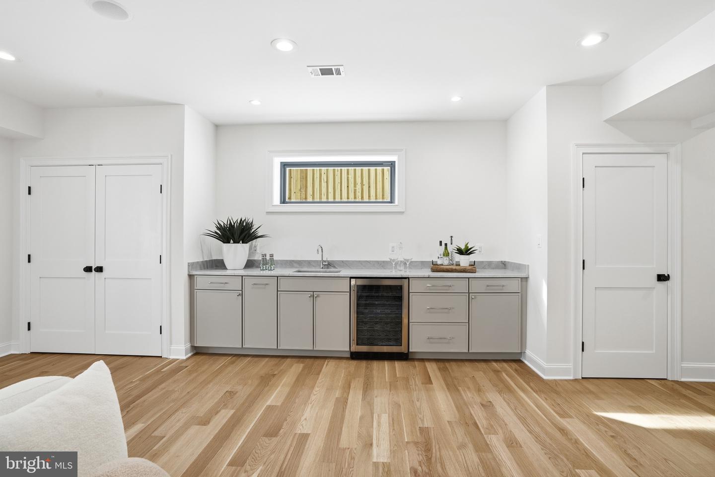 6512 WILLIAMSBURG BLVD, ARLINGTON, Virginia 22213, 6 Bedrooms Bedrooms, ,5 BathroomsBathrooms,Residential,For sale,6512 WILLIAMSBURG BLVD,VAAR2067378 MLS # VAAR2067378