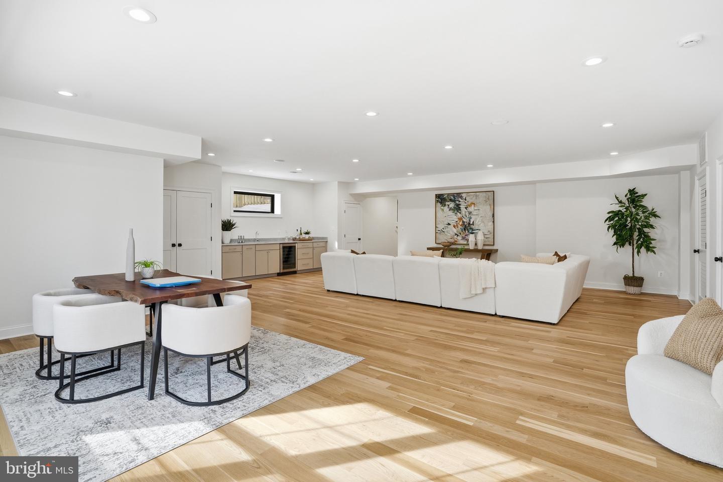 6512 WILLIAMSBURG BLVD, ARLINGTON, Virginia 22213, 6 Bedrooms Bedrooms, ,5 BathroomsBathrooms,Residential,For sale,6512 WILLIAMSBURG BLVD,VAAR2067378 MLS # VAAR2067378