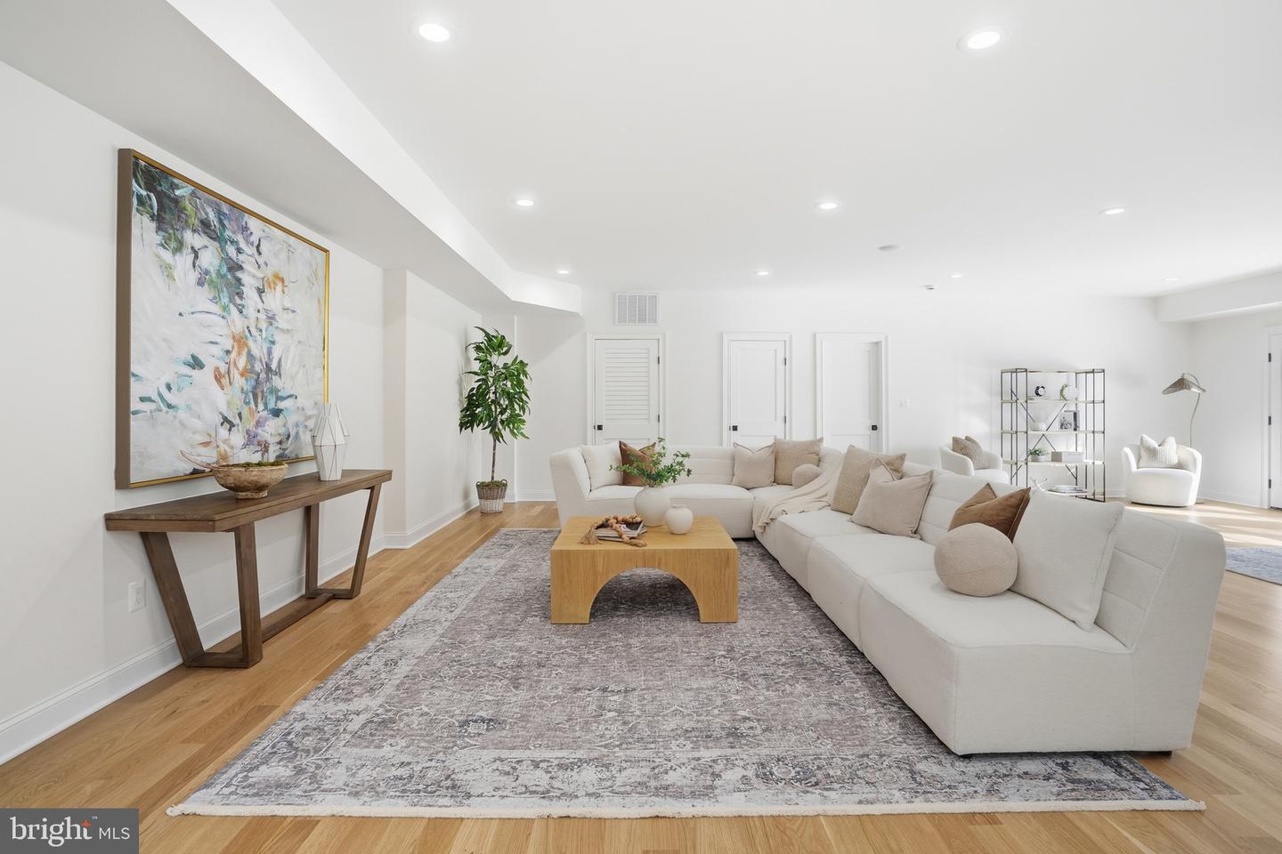 6512 WILLIAMSBURG BLVD, ARLINGTON, Virginia 22213, 6 Bedrooms Bedrooms, ,5 BathroomsBathrooms,Residential,For sale,6512 WILLIAMSBURG BLVD,VAAR2067378 MLS # VAAR2067378