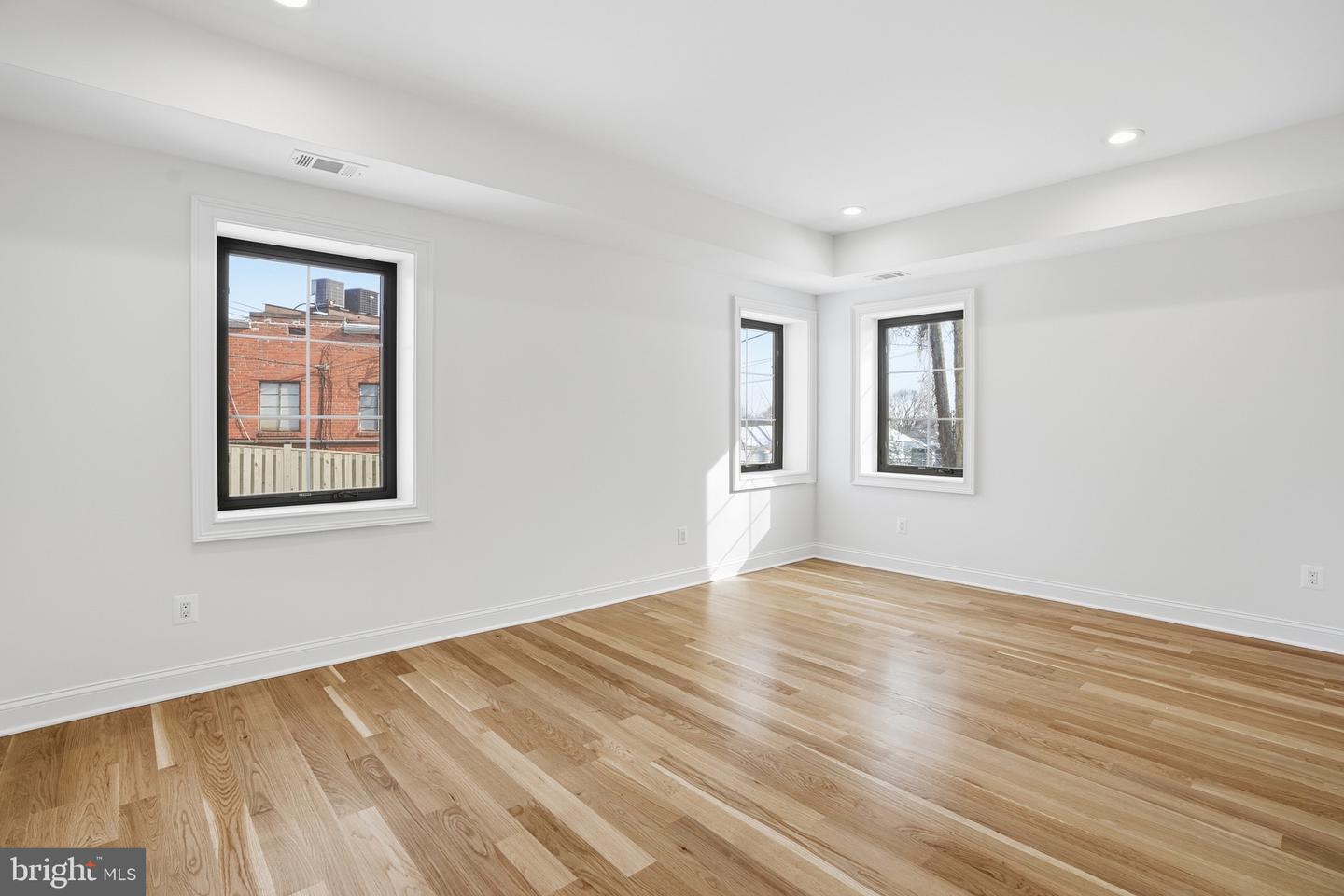 6512 WILLIAMSBURG BLVD, ARLINGTON, Virginia 22213, 6 Bedrooms Bedrooms, ,5 BathroomsBathrooms,Residential,For sale,6512 WILLIAMSBURG BLVD,VAAR2067378 MLS # VAAR2067378