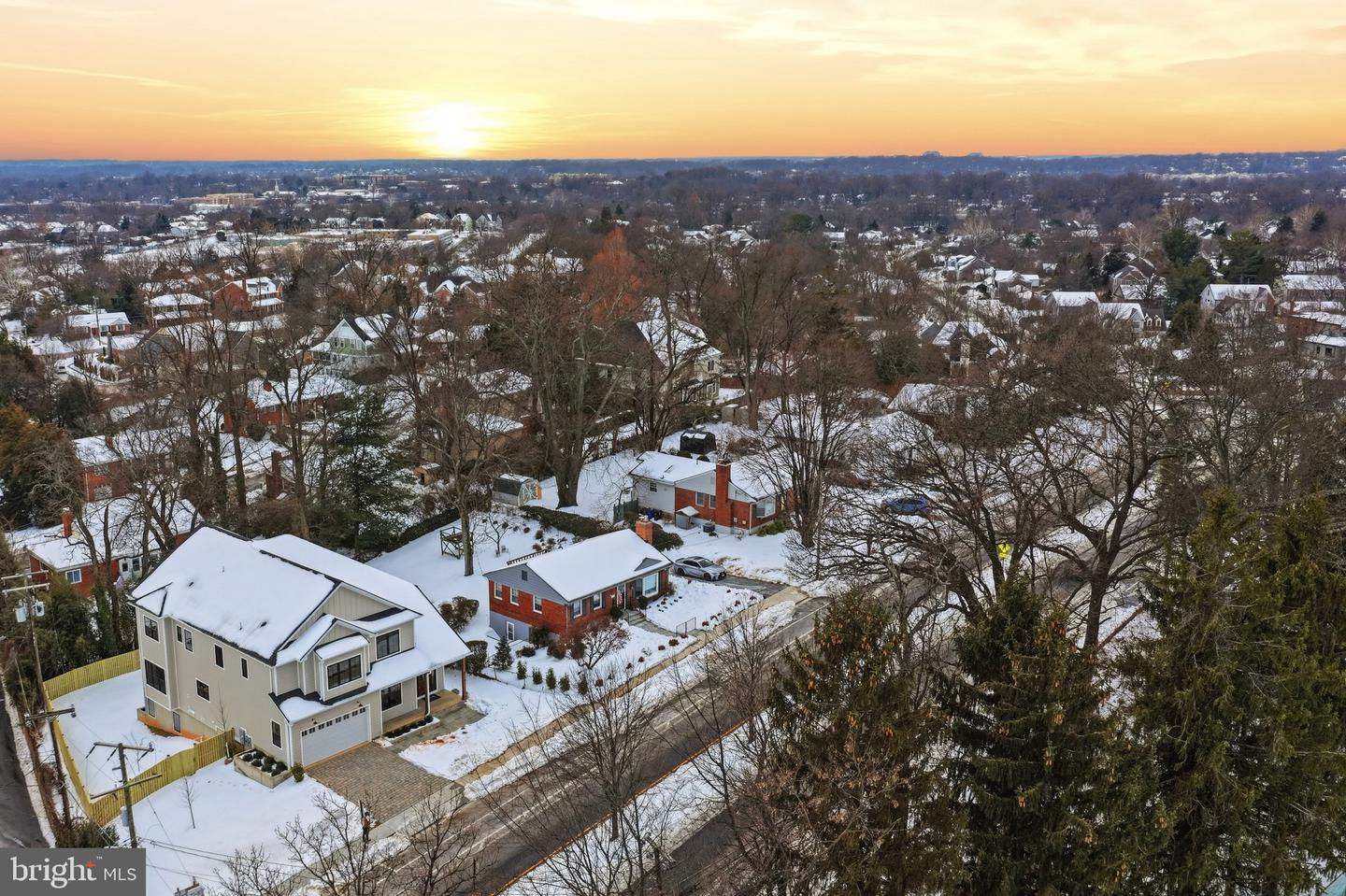 6512 WILLIAMSBURG BLVD, ARLINGTON, Virginia 22213, 6 Bedrooms Bedrooms, ,5 BathroomsBathrooms,Residential,For sale,6512 WILLIAMSBURG BLVD,VAAR2067378 MLS # VAAR2067378