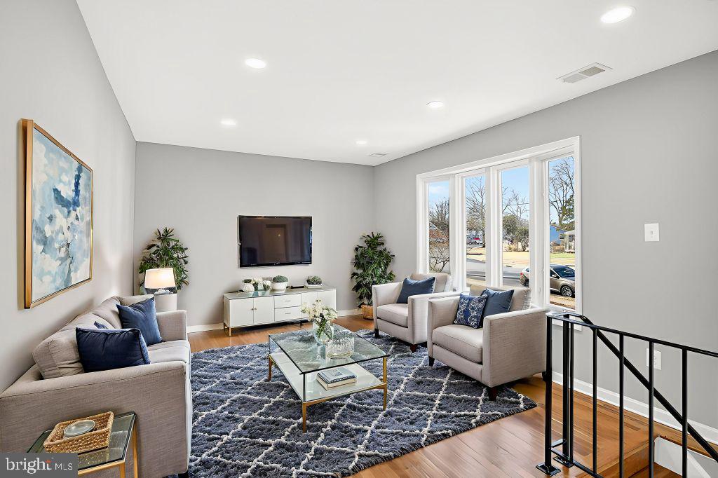 9503 DAMASCUS DR, MANASSAS, Virginia 20109, 4 Bedrooms Bedrooms, ,2 BathroomsBathrooms,Residential,For sale,9503 DAMASCUS DR,VAPW2110434 MLS # VAPW2110434