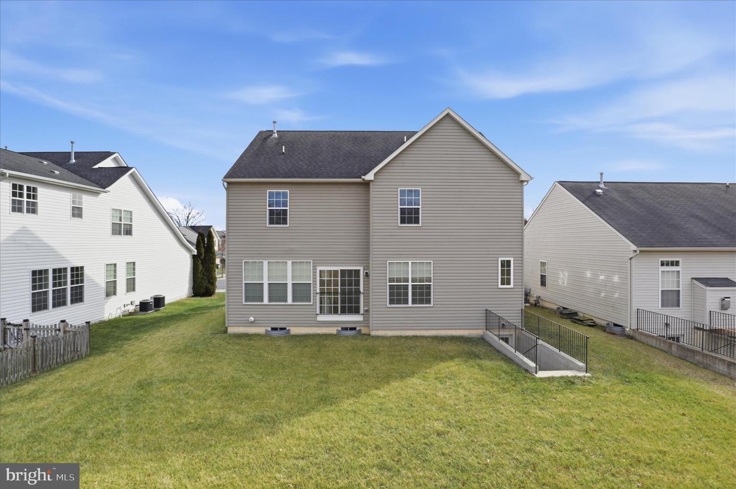 8832 YELLOWTHROAT CT, GAINESVILLE, Virginia 20155, 4 Bedrooms Bedrooms, 8 Rooms Rooms,2 BathroomsBathrooms,Residential,For sale,8832 YELLOWTHROAT CT,VAPW2110684 MLS # VAPW2110684