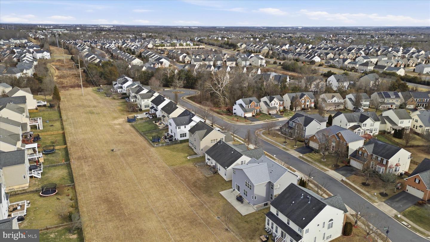 8832 YELLOWTHROAT CT, GAINESVILLE, Virginia 20155, 4 Bedrooms Bedrooms, 8 Rooms Rooms,2 BathroomsBathrooms,Residential,For sale,8832 YELLOWTHROAT CT,VAPW2110684 MLS # VAPW2110684