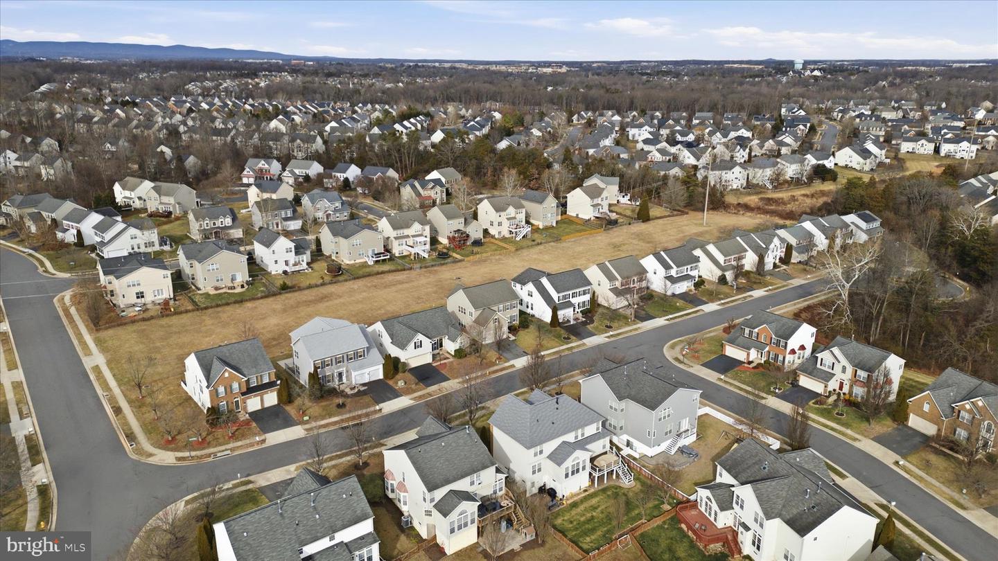 8832 YELLOWTHROAT CT, GAINESVILLE, Virginia 20155, 4 Bedrooms Bedrooms, 8 Rooms Rooms,2 BathroomsBathrooms,Residential,For sale,8832 YELLOWTHROAT CT,VAPW2110684 MLS # VAPW2110684