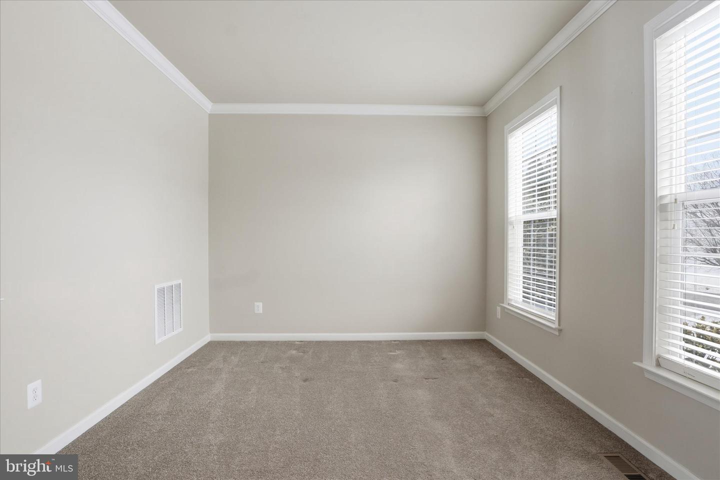 8832 YELLOWTHROAT CT, GAINESVILLE, Virginia 20155, 4 Bedrooms Bedrooms, 8 Rooms Rooms,2 BathroomsBathrooms,Residential,For sale,8832 YELLOWTHROAT CT,VAPW2110684 MLS # VAPW2110684