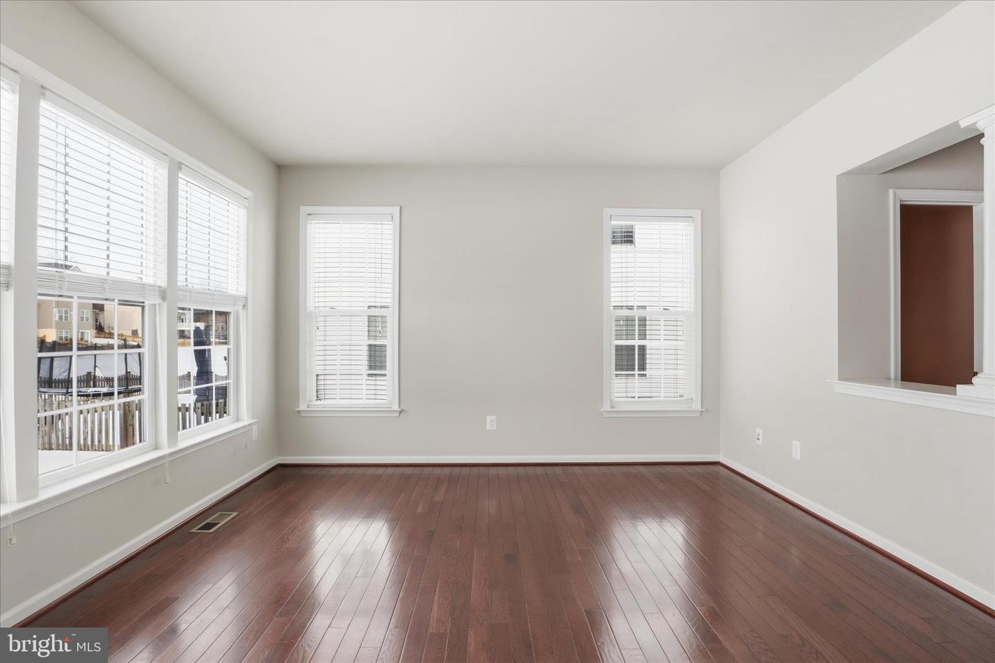 8832 YELLOWTHROAT CT, GAINESVILLE, Virginia 20155, 4 Bedrooms Bedrooms, 8 Rooms Rooms,2 BathroomsBathrooms,Residential,For sale,8832 YELLOWTHROAT CT,VAPW2110684 MLS # VAPW2110684