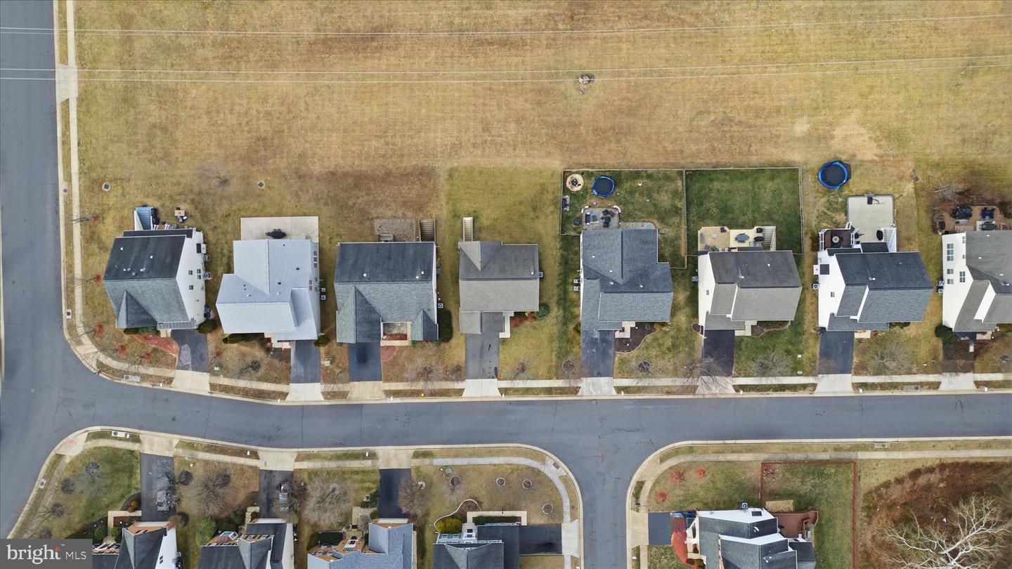 8832 YELLOWTHROAT CT, GAINESVILLE, Virginia 20155, 4 Bedrooms Bedrooms, 8 Rooms Rooms,2 BathroomsBathrooms,Residential,For sale,8832 YELLOWTHROAT CT,VAPW2110684 MLS # VAPW2110684