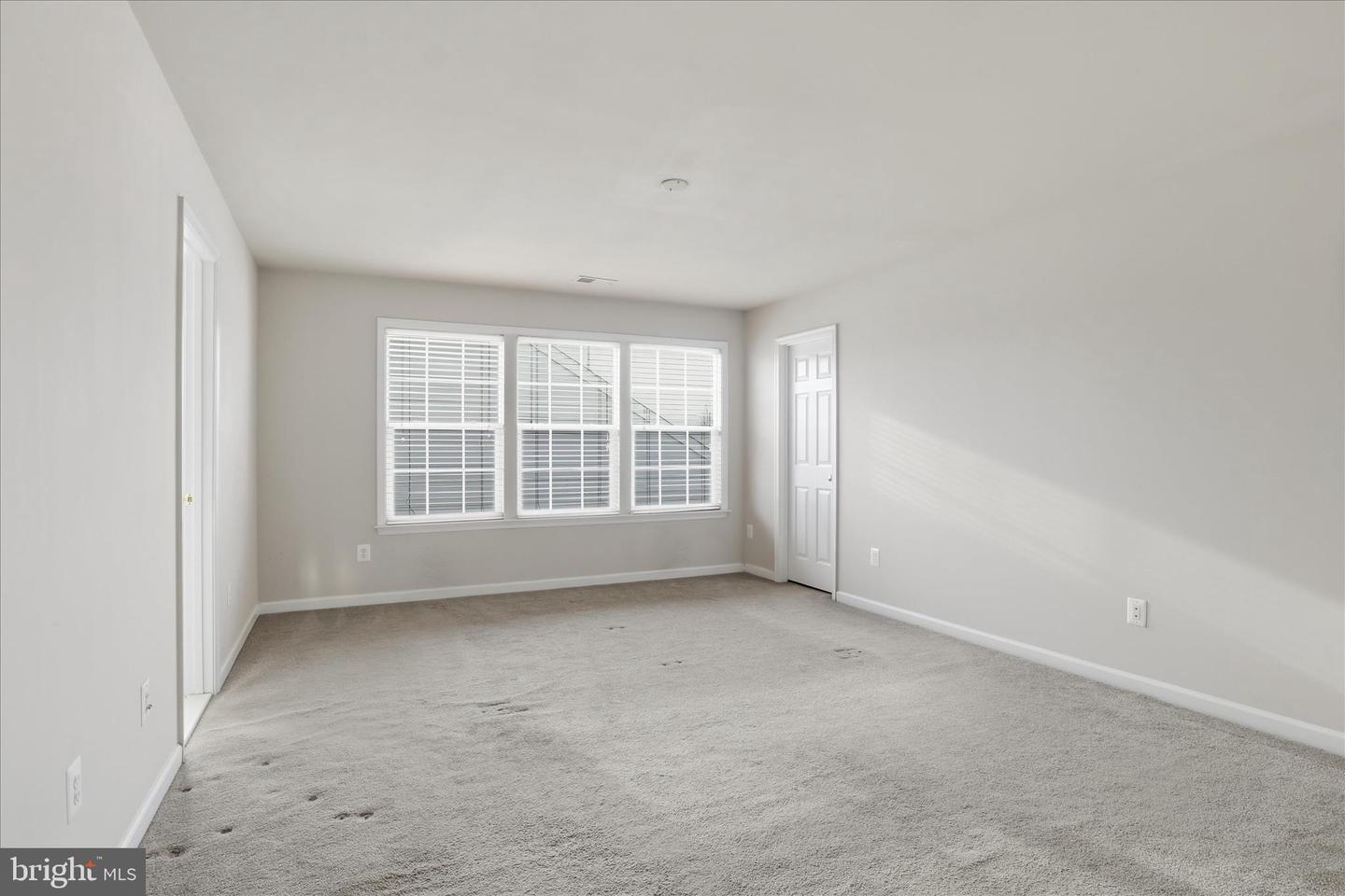 8832 YELLOWTHROAT CT, GAINESVILLE, Virginia 20155, 4 Bedrooms Bedrooms, 8 Rooms Rooms,2 BathroomsBathrooms,Residential,For sale,8832 YELLOWTHROAT CT,VAPW2110684 MLS # VAPW2110684