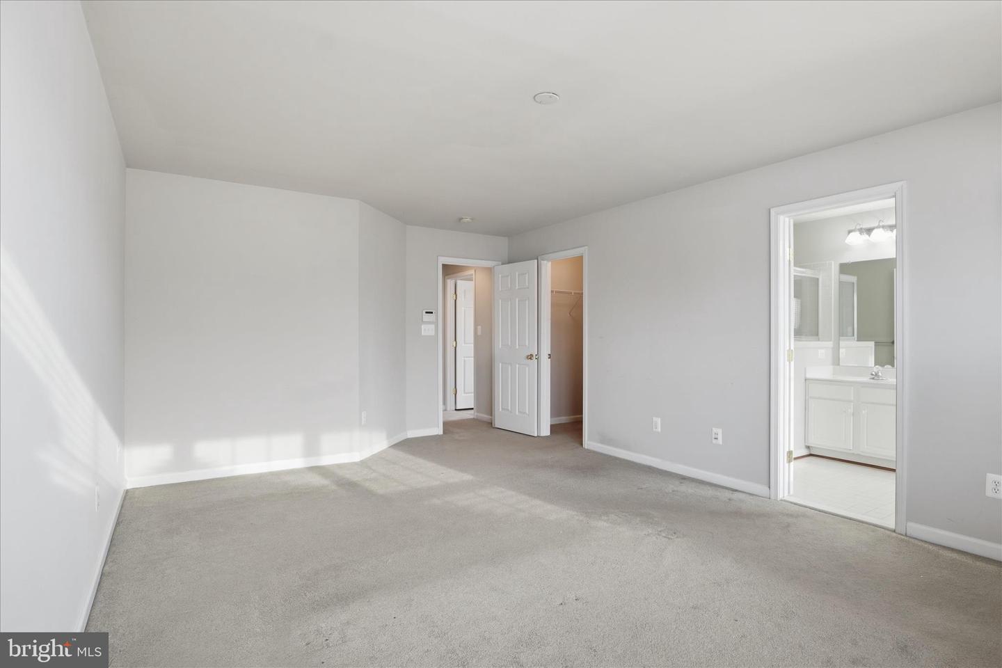 8832 YELLOWTHROAT CT, GAINESVILLE, Virginia 20155, 4 Bedrooms Bedrooms, 8 Rooms Rooms,2 BathroomsBathrooms,Residential,For sale,8832 YELLOWTHROAT CT,VAPW2110684 MLS # VAPW2110684