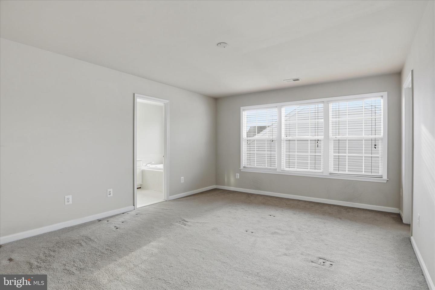 8832 YELLOWTHROAT CT, GAINESVILLE, Virginia 20155, 4 Bedrooms Bedrooms, 8 Rooms Rooms,2 BathroomsBathrooms,Residential,For sale,8832 YELLOWTHROAT CT,VAPW2110684 MLS # VAPW2110684