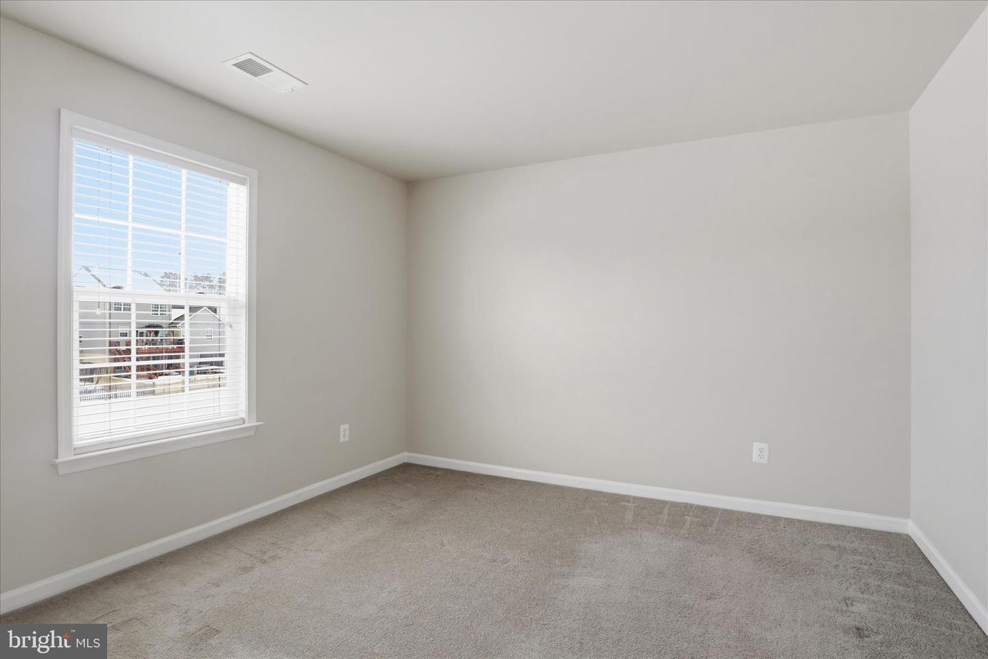 8832 YELLOWTHROAT CT, GAINESVILLE, Virginia 20155, 4 Bedrooms Bedrooms, 8 Rooms Rooms,2 BathroomsBathrooms,Residential,For sale,8832 YELLOWTHROAT CT,VAPW2110684 MLS # VAPW2110684