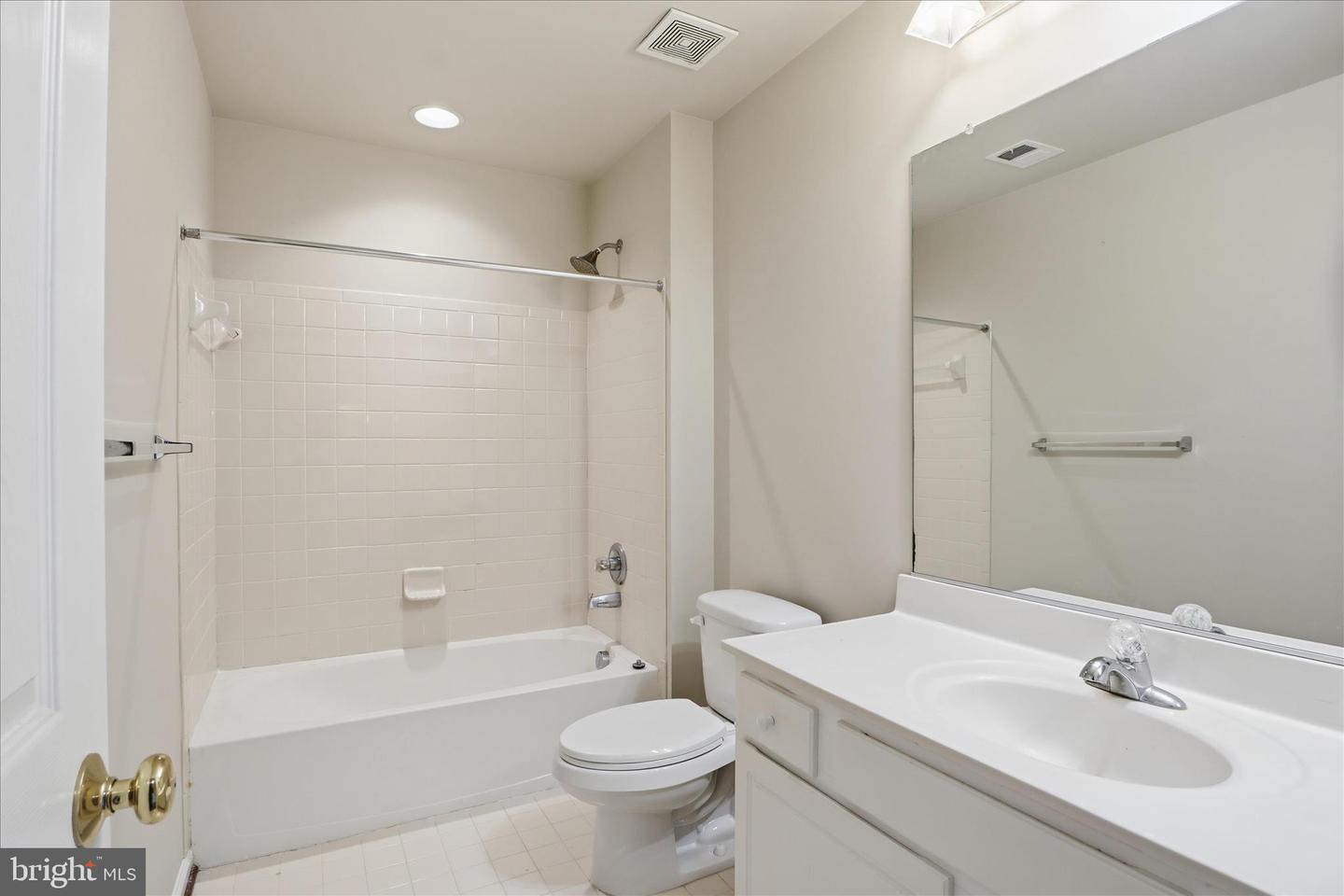 8832 YELLOWTHROAT CT, GAINESVILLE, Virginia 20155, 4 Bedrooms Bedrooms, 8 Rooms Rooms,2 BathroomsBathrooms,Residential,For sale,8832 YELLOWTHROAT CT,VAPW2110684 MLS # VAPW2110684