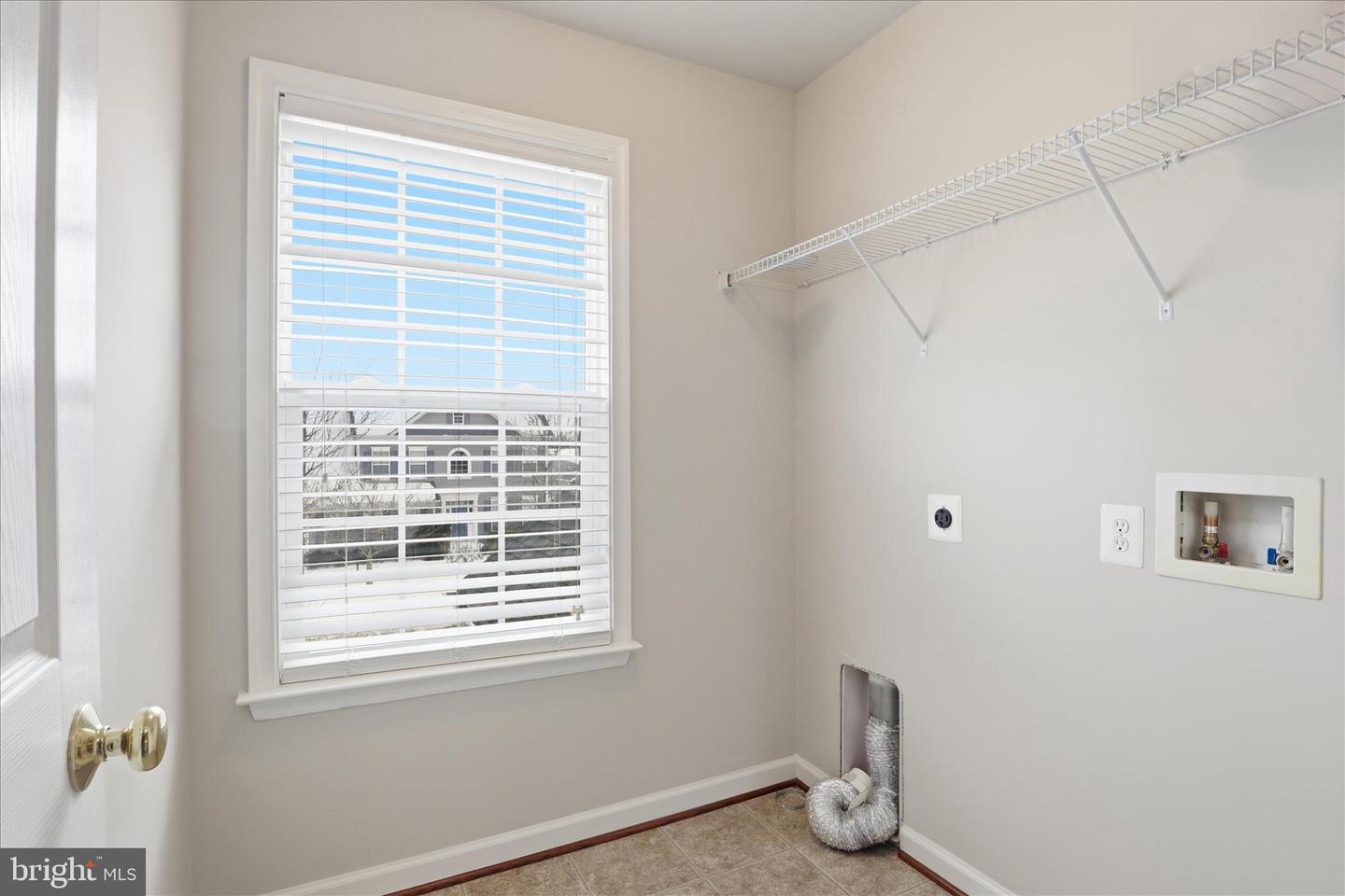 8832 YELLOWTHROAT CT, GAINESVILLE, Virginia 20155, 4 Bedrooms Bedrooms, 8 Rooms Rooms,2 BathroomsBathrooms,Residential,For sale,8832 YELLOWTHROAT CT,VAPW2110684 MLS # VAPW2110684