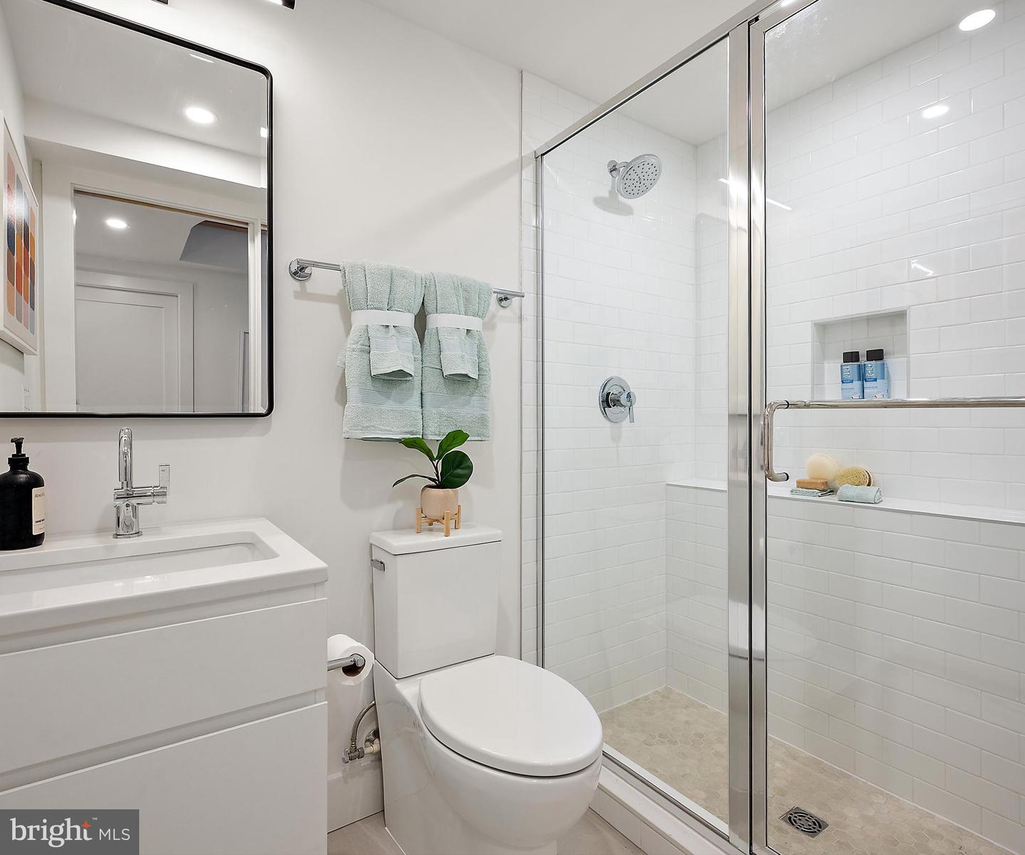 1237 W ST NW #A, WASHINGTON, District Of Columbia 20009, 2 Bedrooms Bedrooms, ,2 BathroomsBathrooms,Residential,For sale,1237 W ST NW #A,DCDC2241954 MLS # DCDC2241954