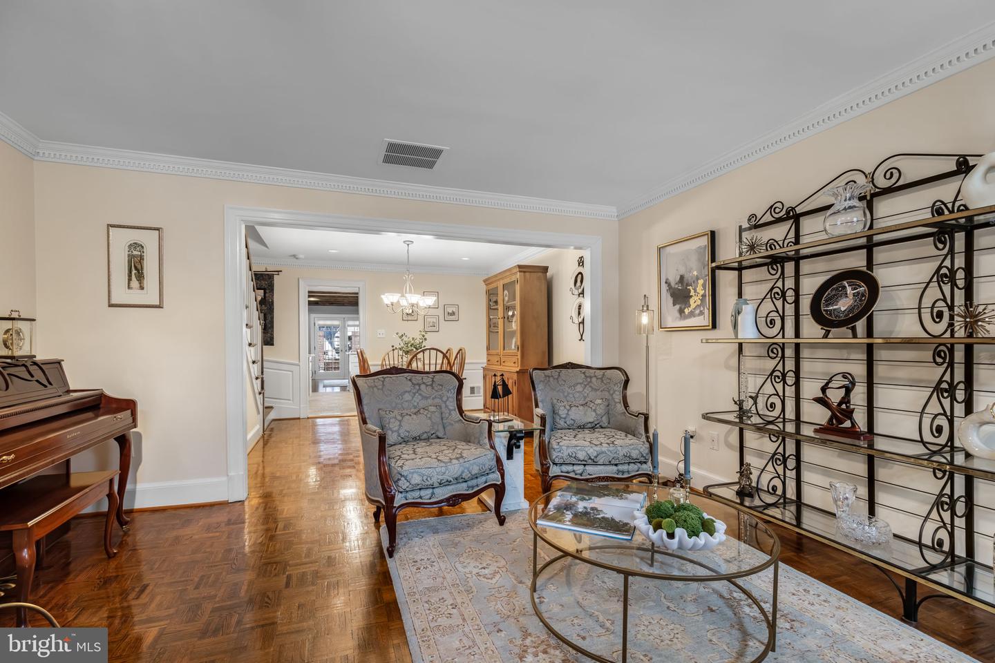 720 GIBBON ST, ALEXANDRIA, Virginia 22314, 3 Bedrooms Bedrooms, ,2 BathroomsBathrooms,Residential,For sale,720 GIBBON ST,VAAX2053340 MLS # VAAX2053340