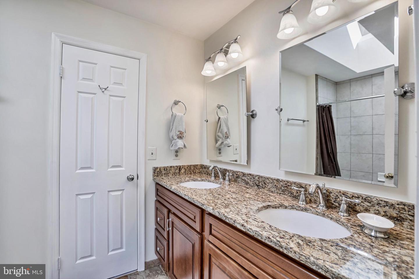 5272 ELLICOTT DR, CENTREVILLE, Virginia 20120, 3 Bedrooms Bedrooms, ,2 BathroomsBathrooms,Residential,For sale,5272 ELLICOTT DR,VAFX2286690 MLS # VAFX2286690