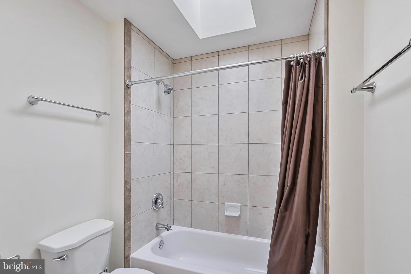 5272 ELLICOTT DR, CENTREVILLE, Virginia 20120, 3 Bedrooms Bedrooms, ,2 BathroomsBathrooms,Residential,For sale,5272 ELLICOTT DR,VAFX2286690 MLS # VAFX2286690