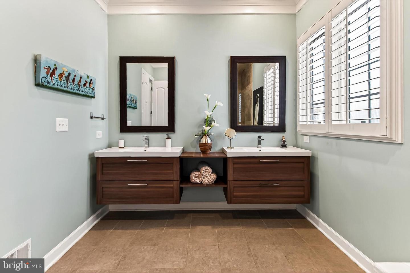 8471 LINK HILLS LOOP, GAINESVILLE, Virginia 20155, 5 Bedrooms Bedrooms, ,4 BathroomsBathrooms,Residential,For sale,8471 LINK HILLS LOOP,VAPW2110912 MLS # VAPW2110912