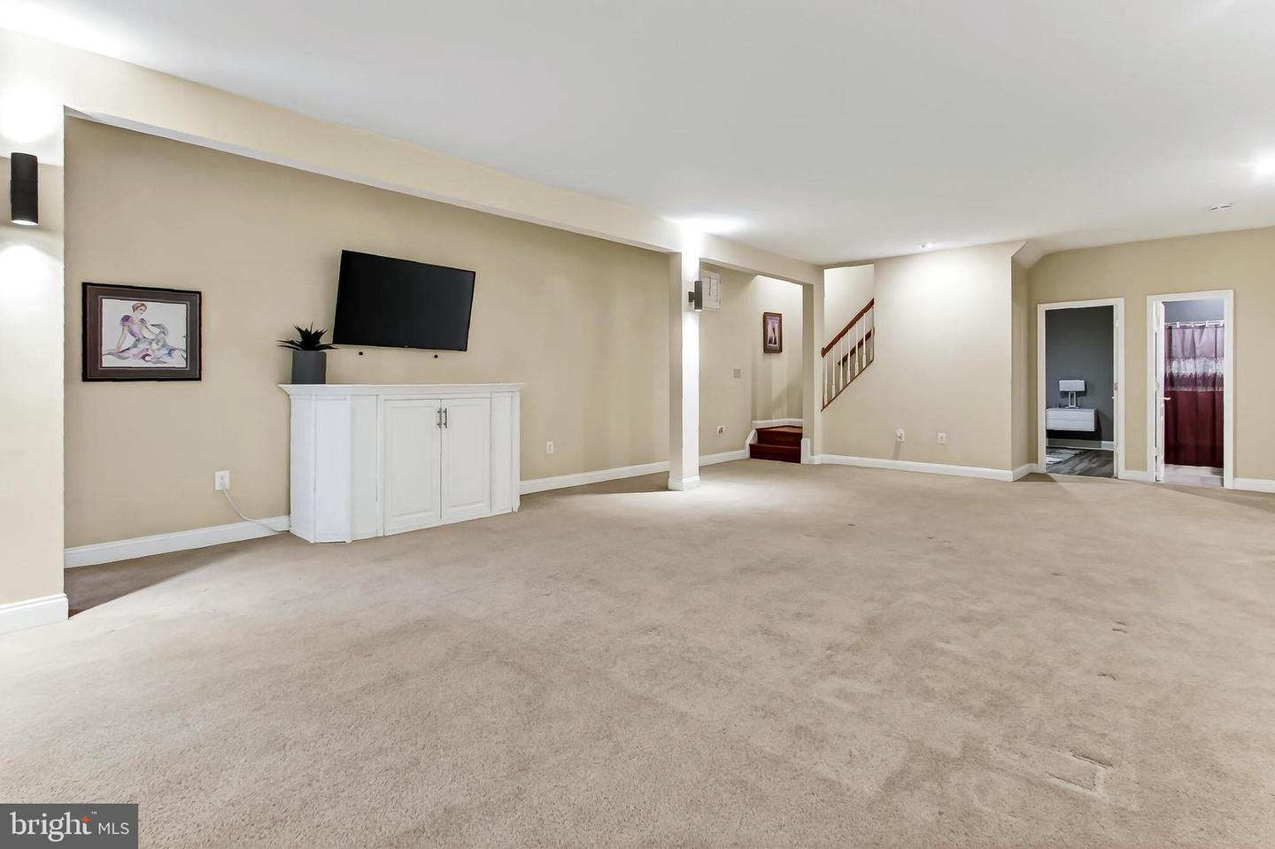 8471 LINK HILLS LOOP, GAINESVILLE, Virginia 20155, 5 Bedrooms Bedrooms, ,4 BathroomsBathrooms,Residential,For sale,8471 LINK HILLS LOOP,VAPW2110912 MLS # VAPW2110912