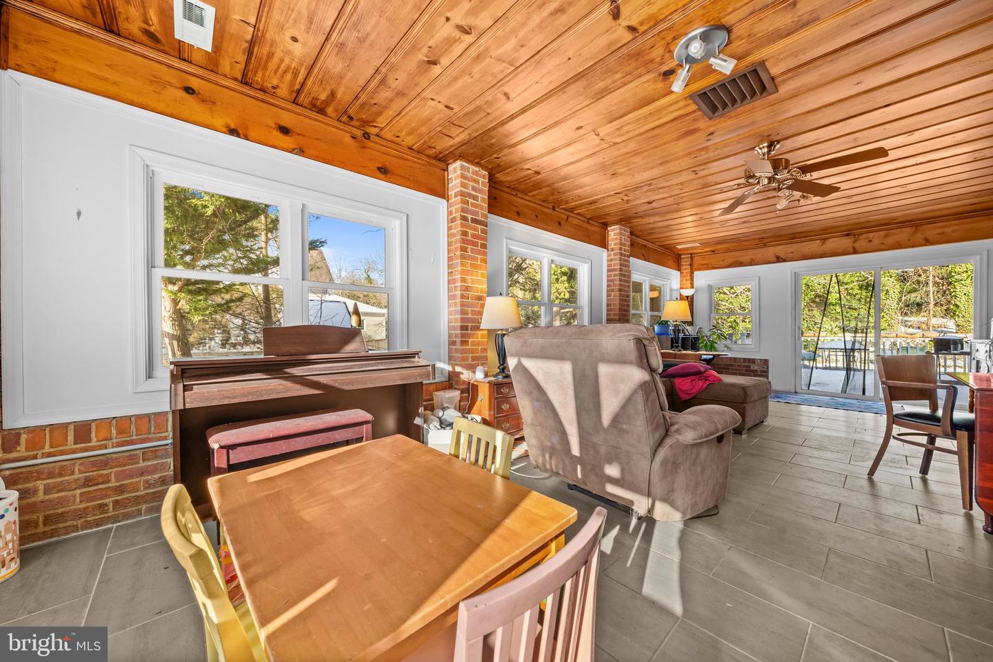 6058 OLD TELEGRAPH RD, ALEXANDRIA, Virginia 22310, 3 Bedrooms Bedrooms, ,3 BathroomsBathrooms,Residential,For sale,6058 OLD TELEGRAPH RD,VAFX2287124 MLS # VAFX2287124