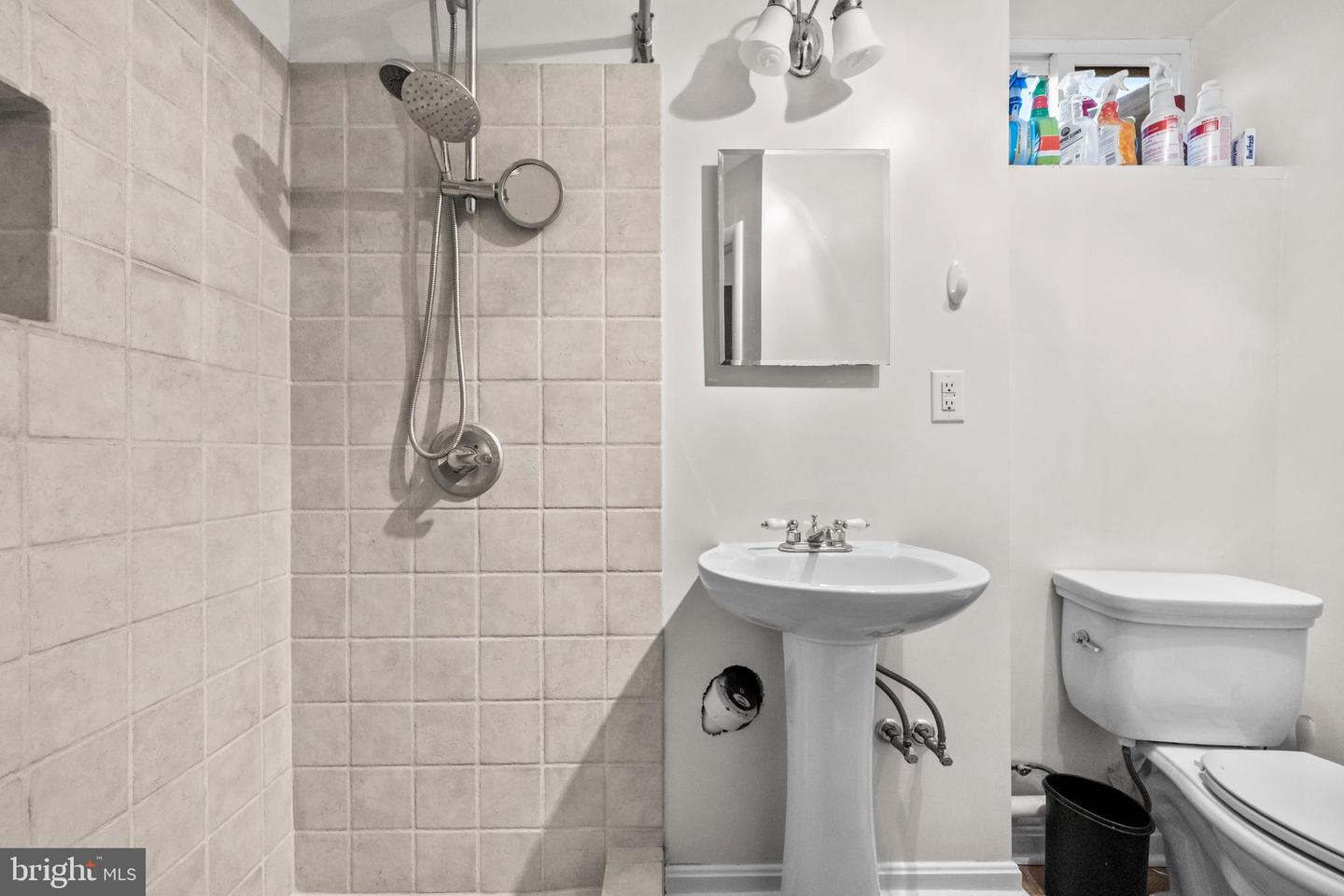 6058 OLD TELEGRAPH RD, ALEXANDRIA, Virginia 22310, 3 Bedrooms Bedrooms, ,3 BathroomsBathrooms,Residential,For sale,6058 OLD TELEGRAPH RD,VAFX2287124 MLS # VAFX2287124