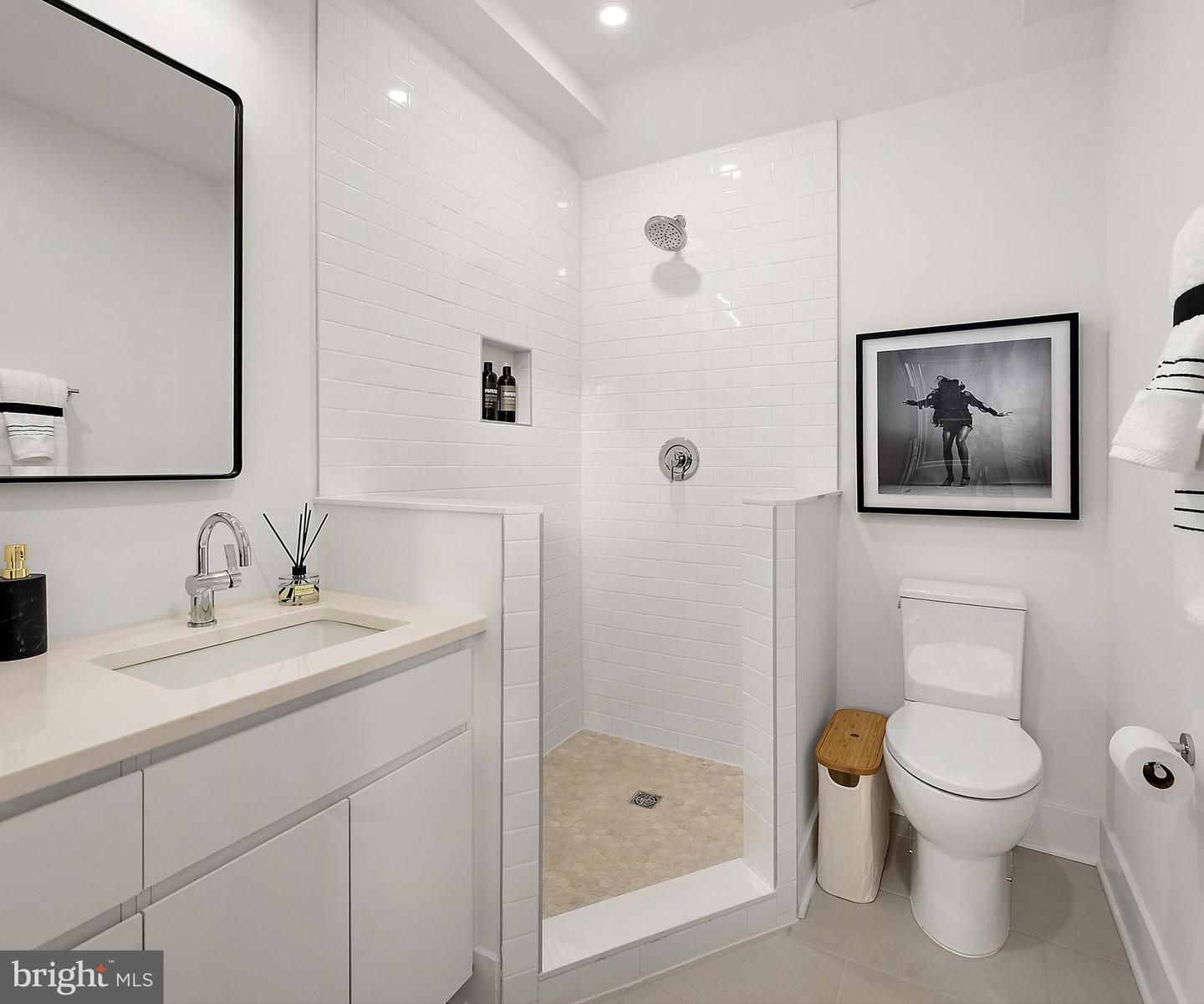 1237 W ST NW #B, WASHINGTON, District Of Columbia 20009, 2 Bedrooms Bedrooms, ,2 BathroomsBathrooms,Residential,For sale,1237 W ST NW #B,DCDC2242986 MLS # DCDC2242986