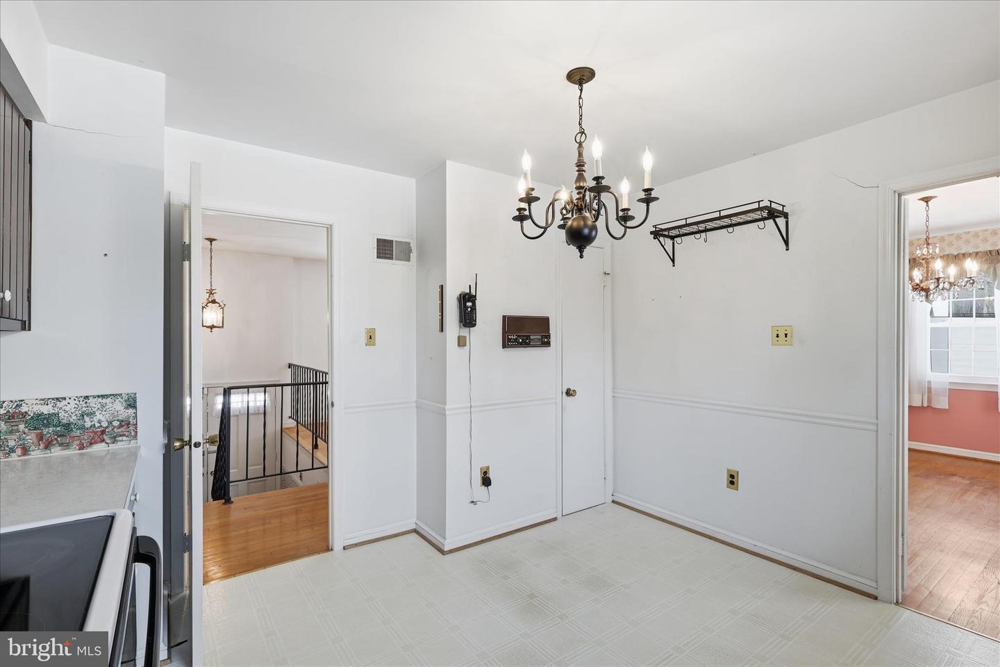 12466 HENDERSON RD, CLIFTON, Virginia 20124, 4 Bedrooms Bedrooms, ,3 BathroomsBathrooms,Residential,For sale,12466 HENDERSON RD,VAFX2287524 MLS # VAFX2287524