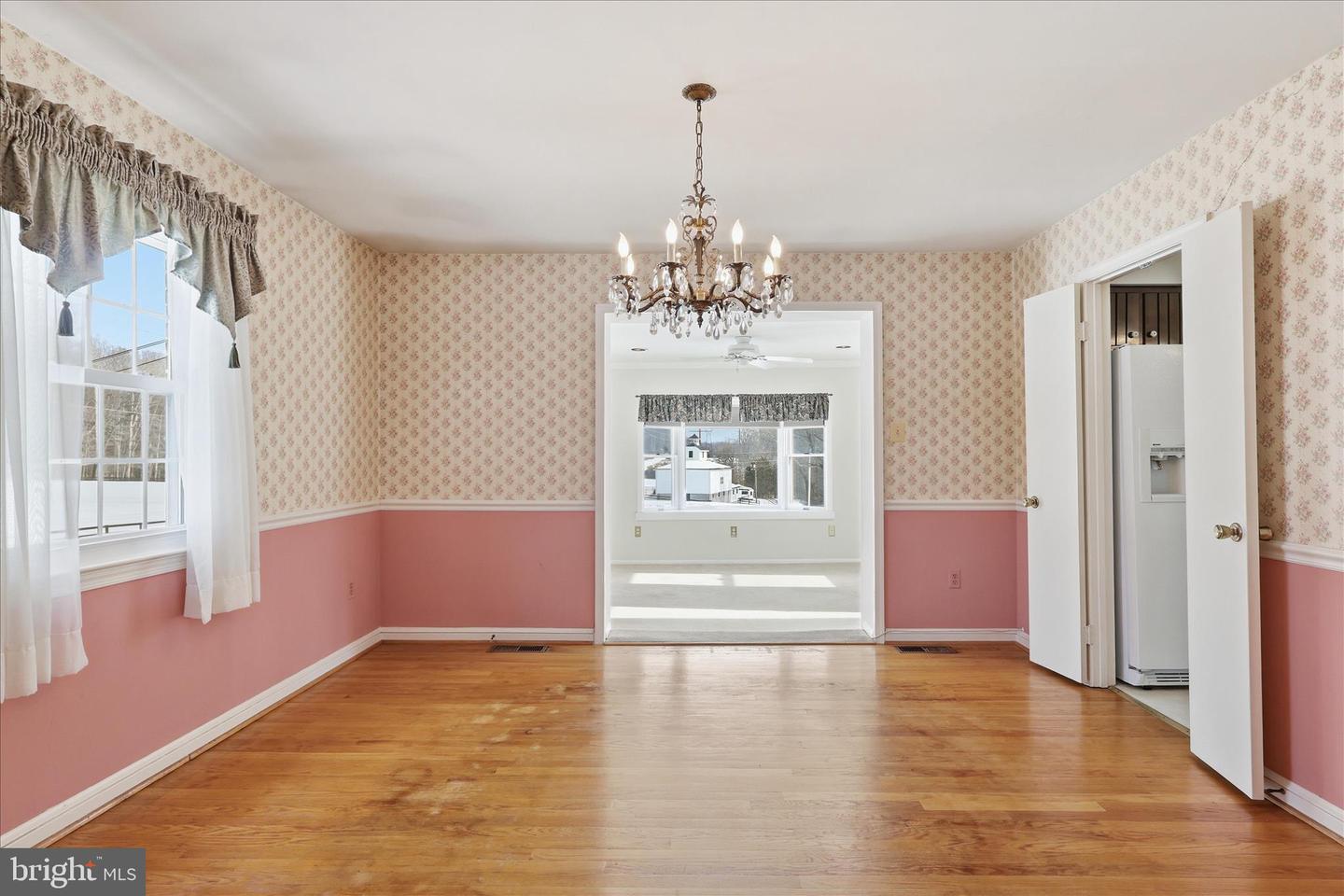 12466 HENDERSON RD, CLIFTON, Virginia 20124, 4 Bedrooms Bedrooms, ,3 BathroomsBathrooms,Residential,For sale,12466 HENDERSON RD,VAFX2287524 MLS # VAFX2287524