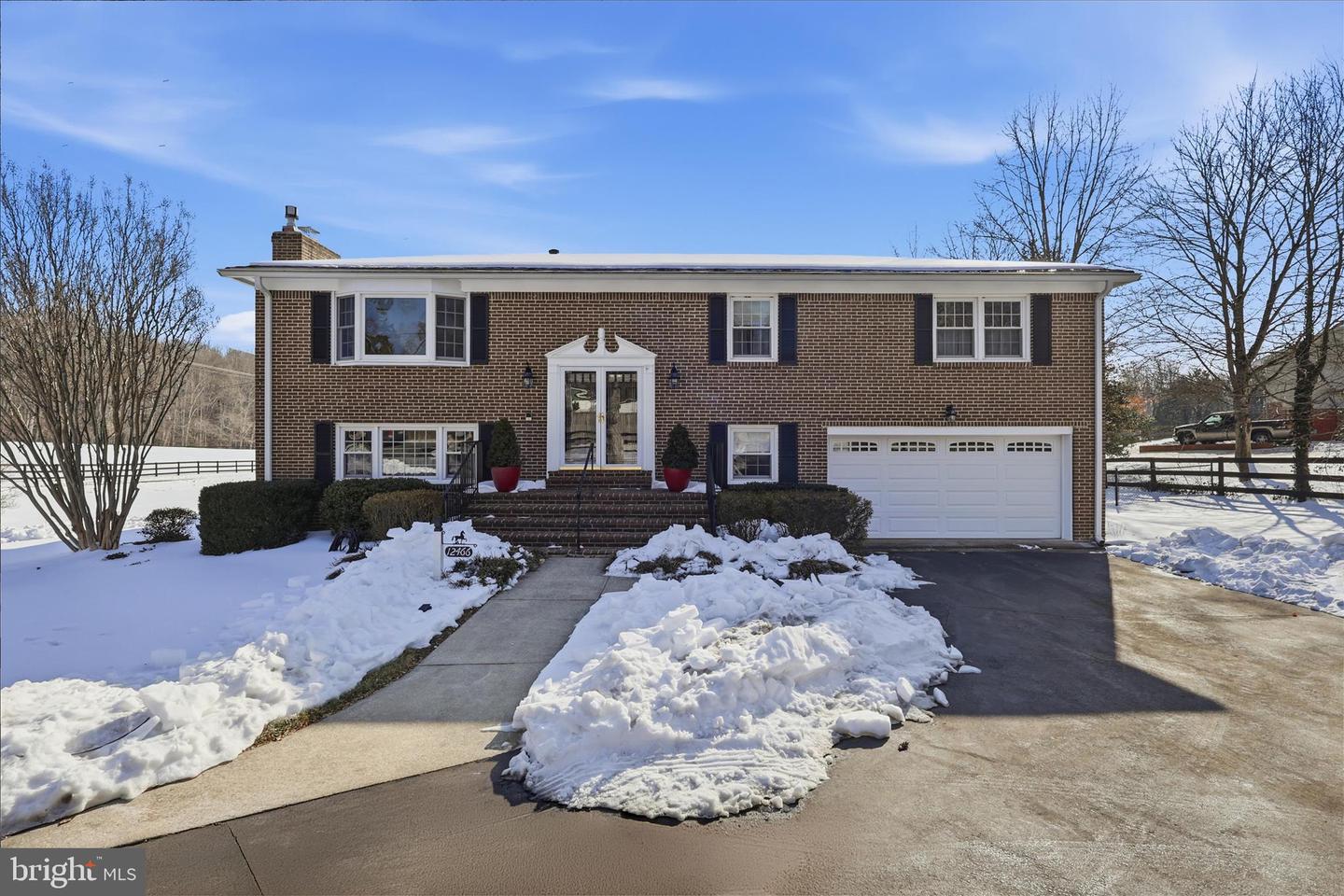 12466 HENDERSON RD, CLIFTON, Virginia 20124, 4 Bedrooms Bedrooms, ,3 BathroomsBathrooms,Residential,For sale,12466 HENDERSON RD,VAFX2287524 MLS # VAFX2287524