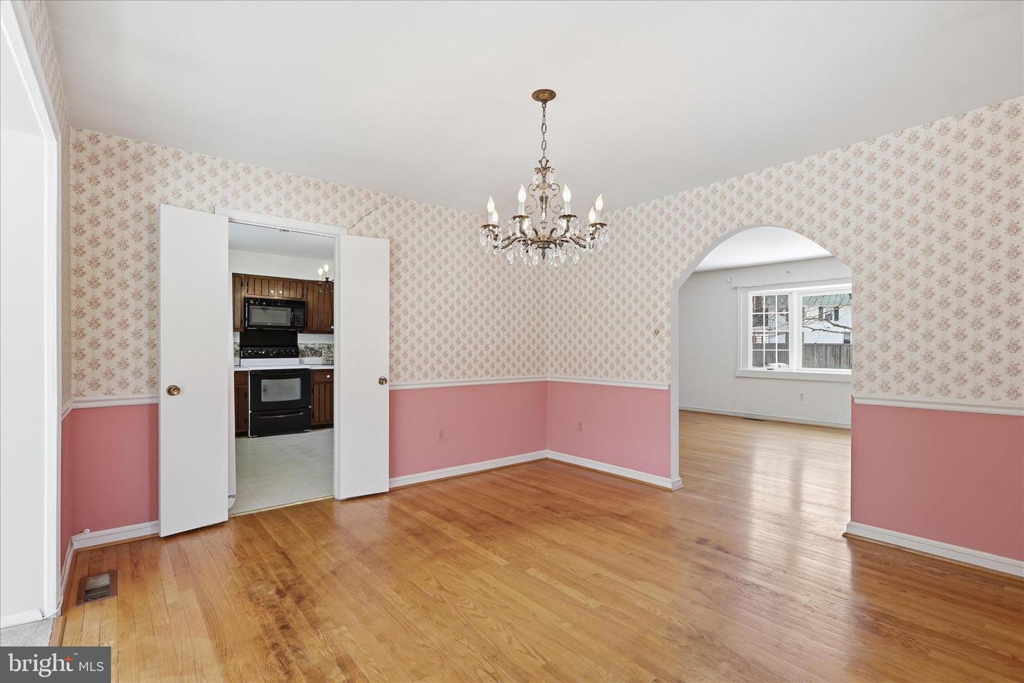 12466 HENDERSON RD, CLIFTON, Virginia 20124, 4 Bedrooms Bedrooms, ,3 BathroomsBathrooms,Residential,For sale,12466 HENDERSON RD,VAFX2287524 MLS # VAFX2287524